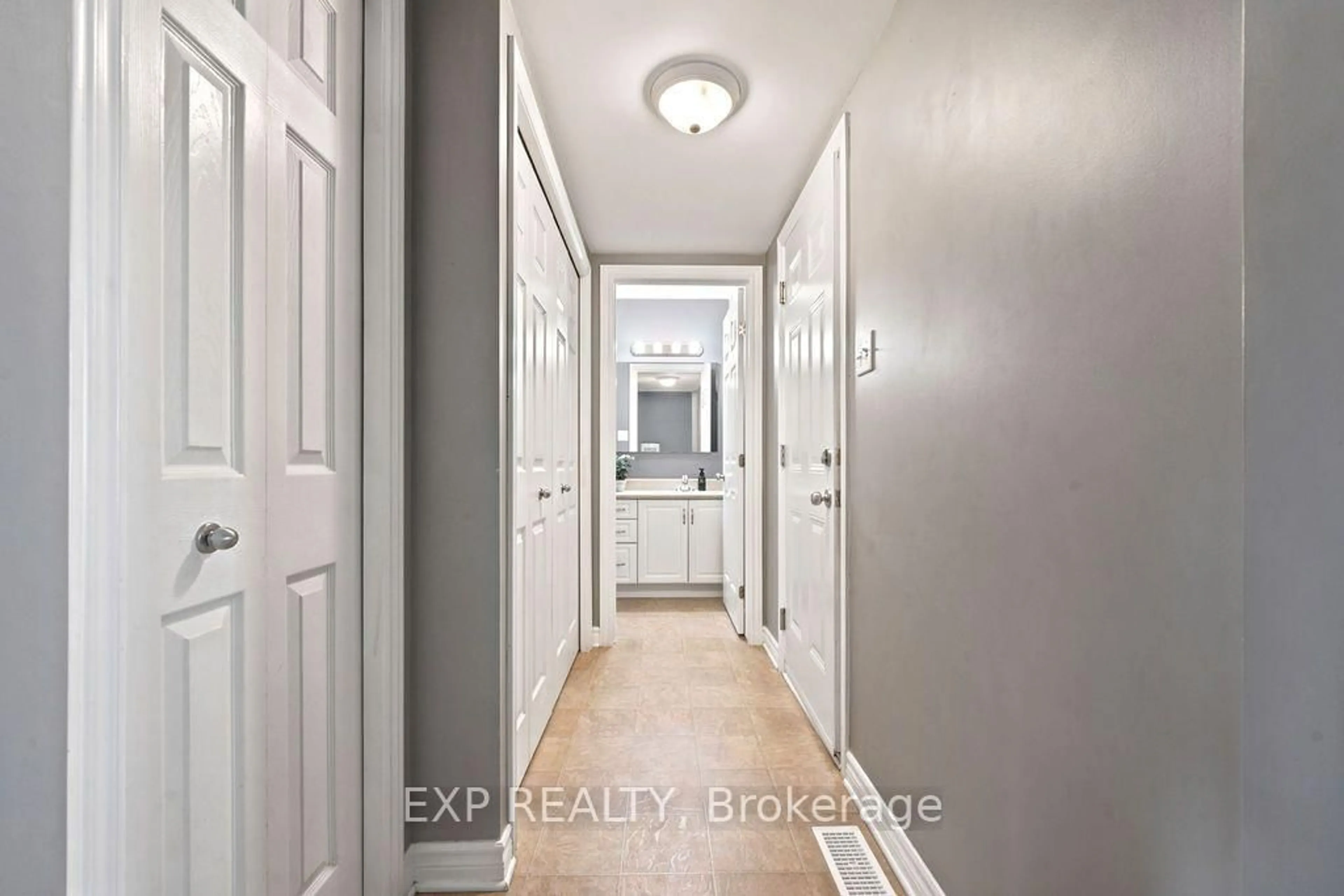 Indoor entryway for 131 Elk St, Renfrew Ontario K7V 0A1