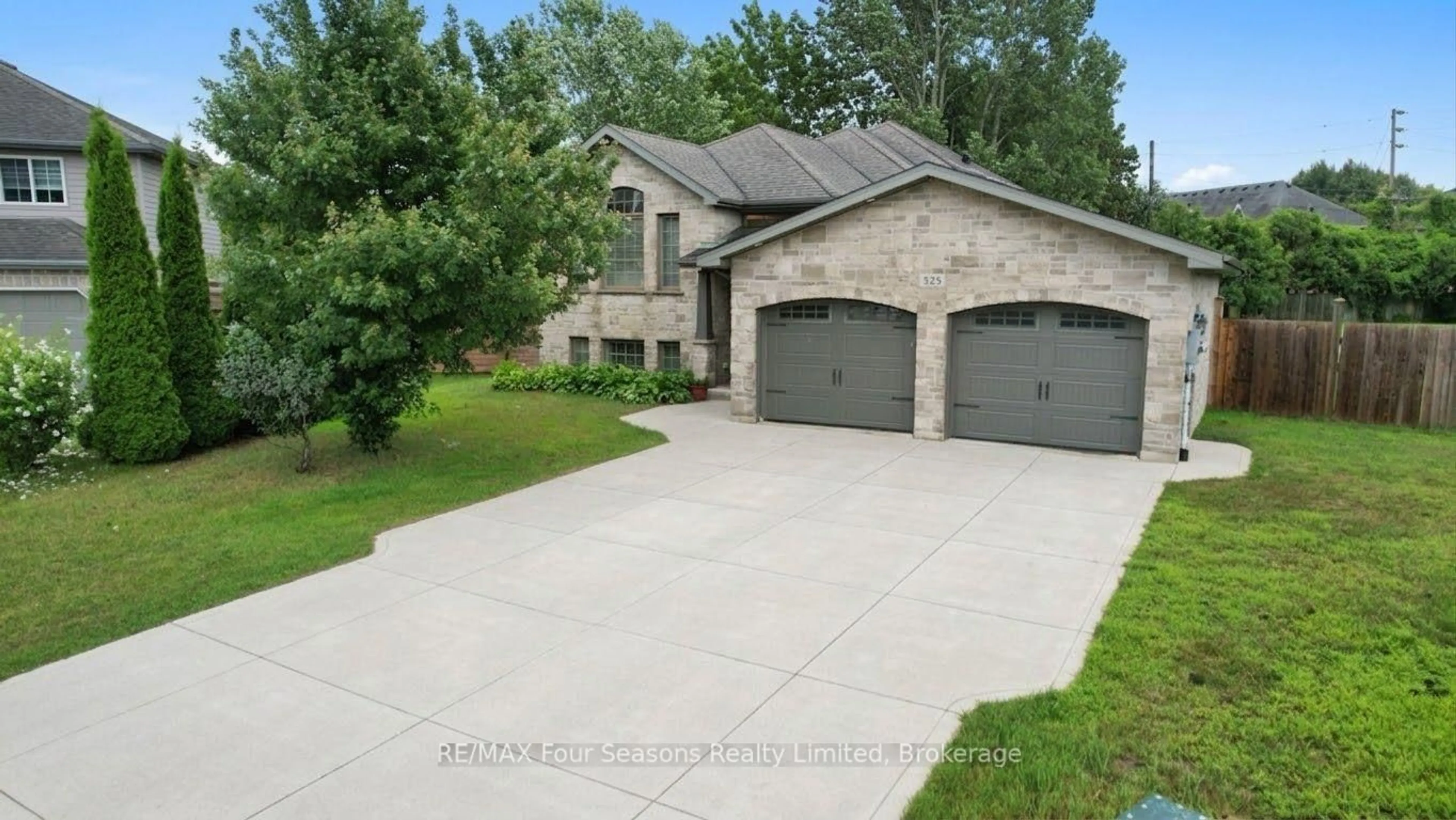 Unknown for 325 Gingrich Cres, Saugeen Shores Ontario N0H 2C1