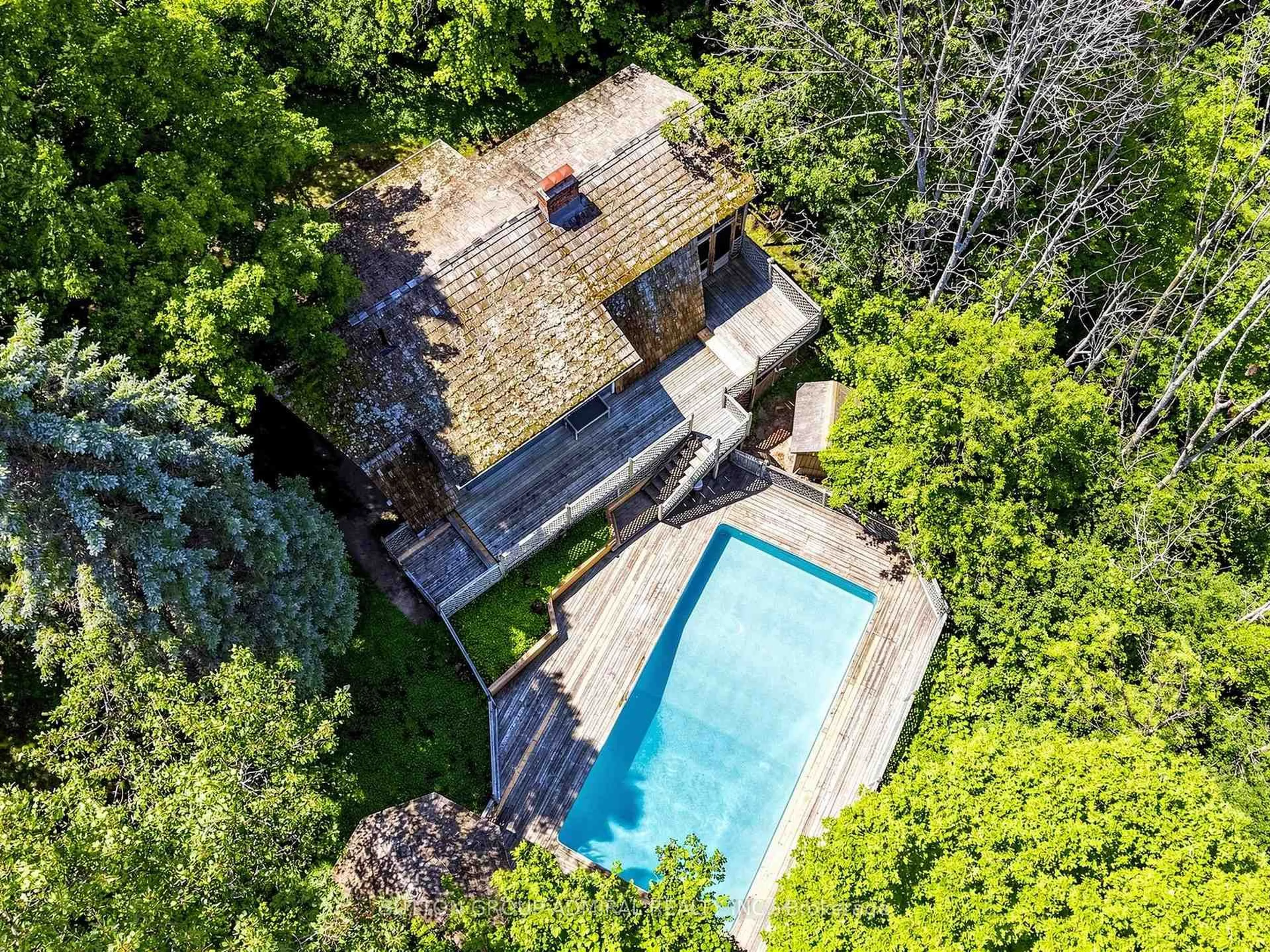 A pic from outside/outdoor area/front of a property/back of a property/a pic from drone, forest/trees view for 428416 25TH SIDERD, Mono Ontario L9V 1G3