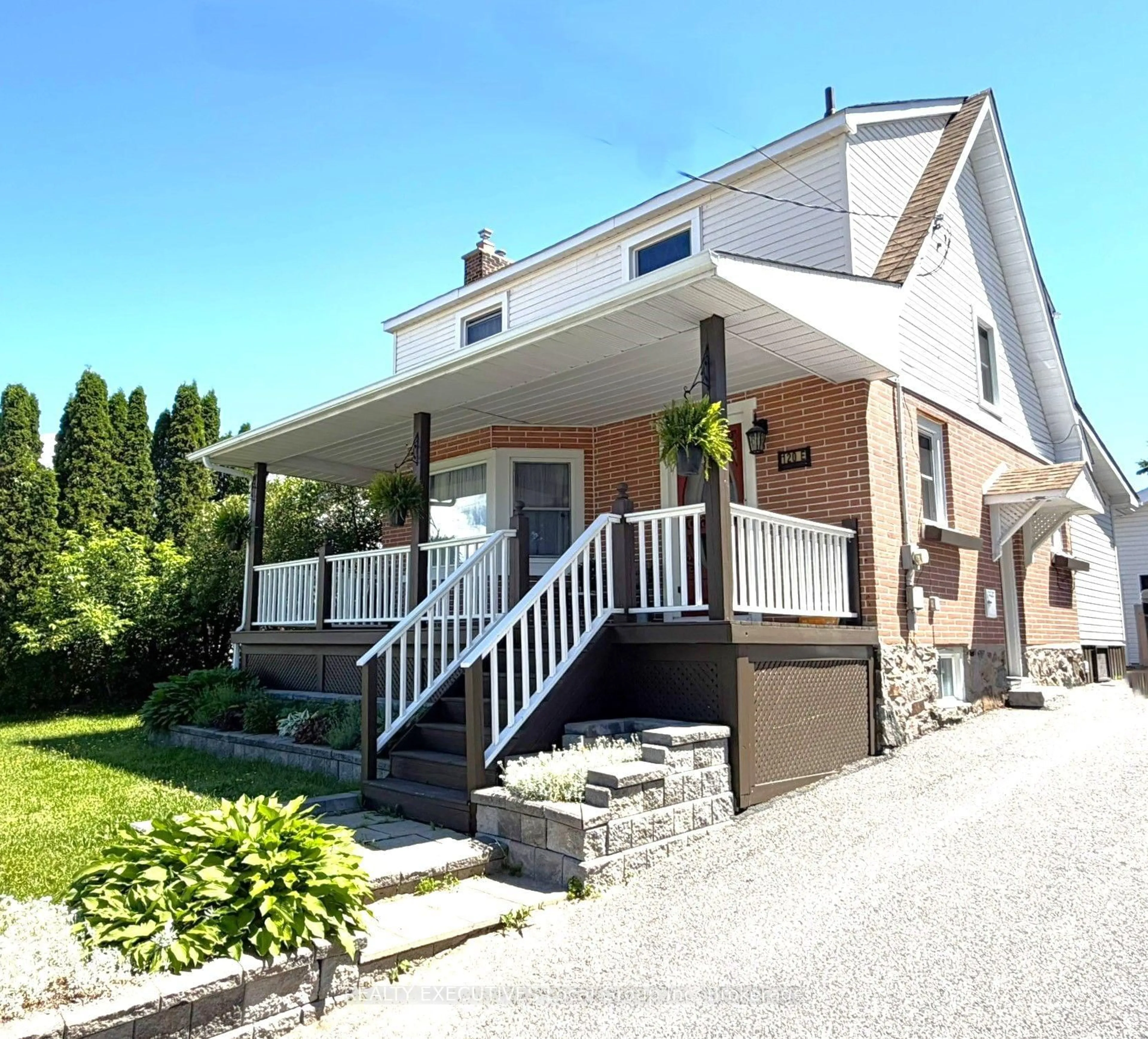Unknown for 120 Victoria St, North Bay Ontario P1B 1P4