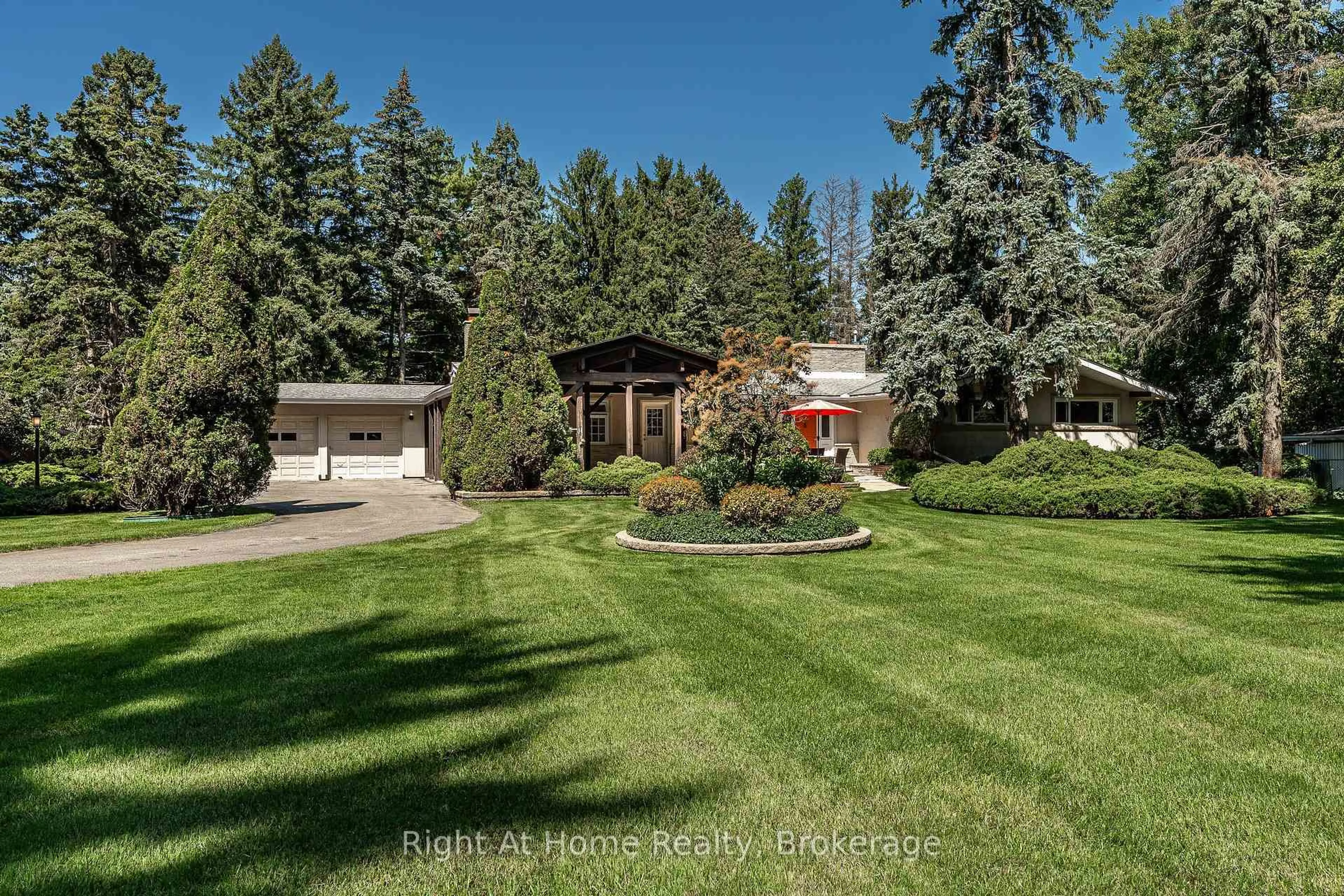 A pic from outside/outdoor area/front of a property/back of a property/a pic from drone, unknown for 2880 Forest Rd, Perth East Ontario N5A 6S5