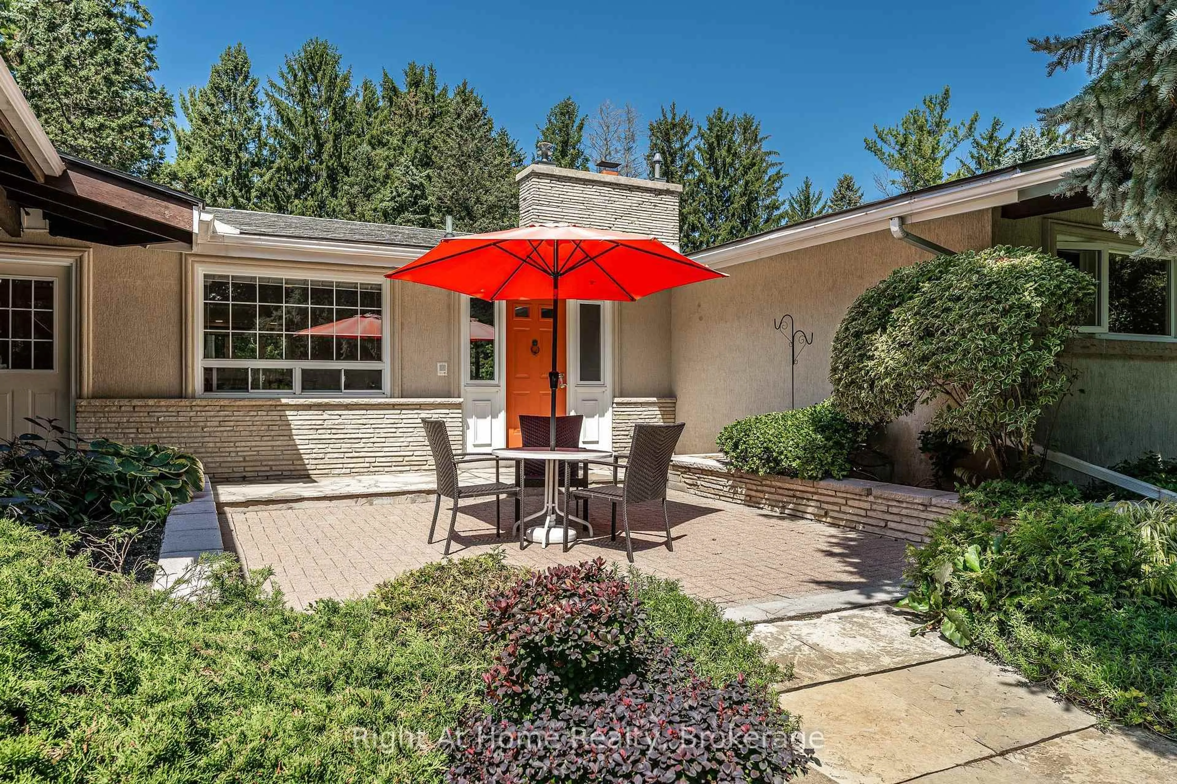 Patio, street for 2880 Forest Rd, Perth East Ontario N5A 6S5
