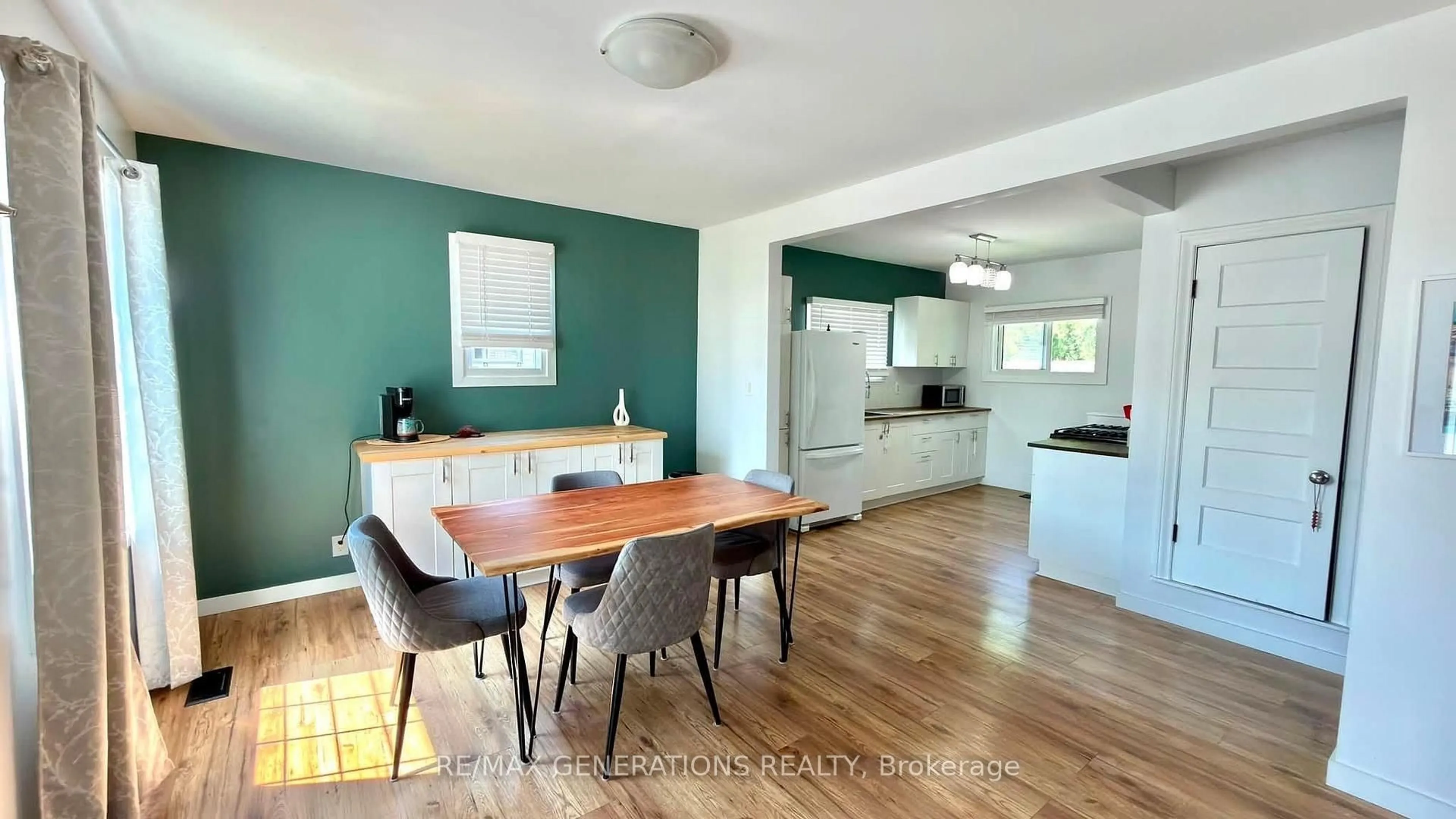 Open concept kitchen, wood/laminate floor for 454 ALGOMA St, Thunder Bay Ontario P7A 5B9
