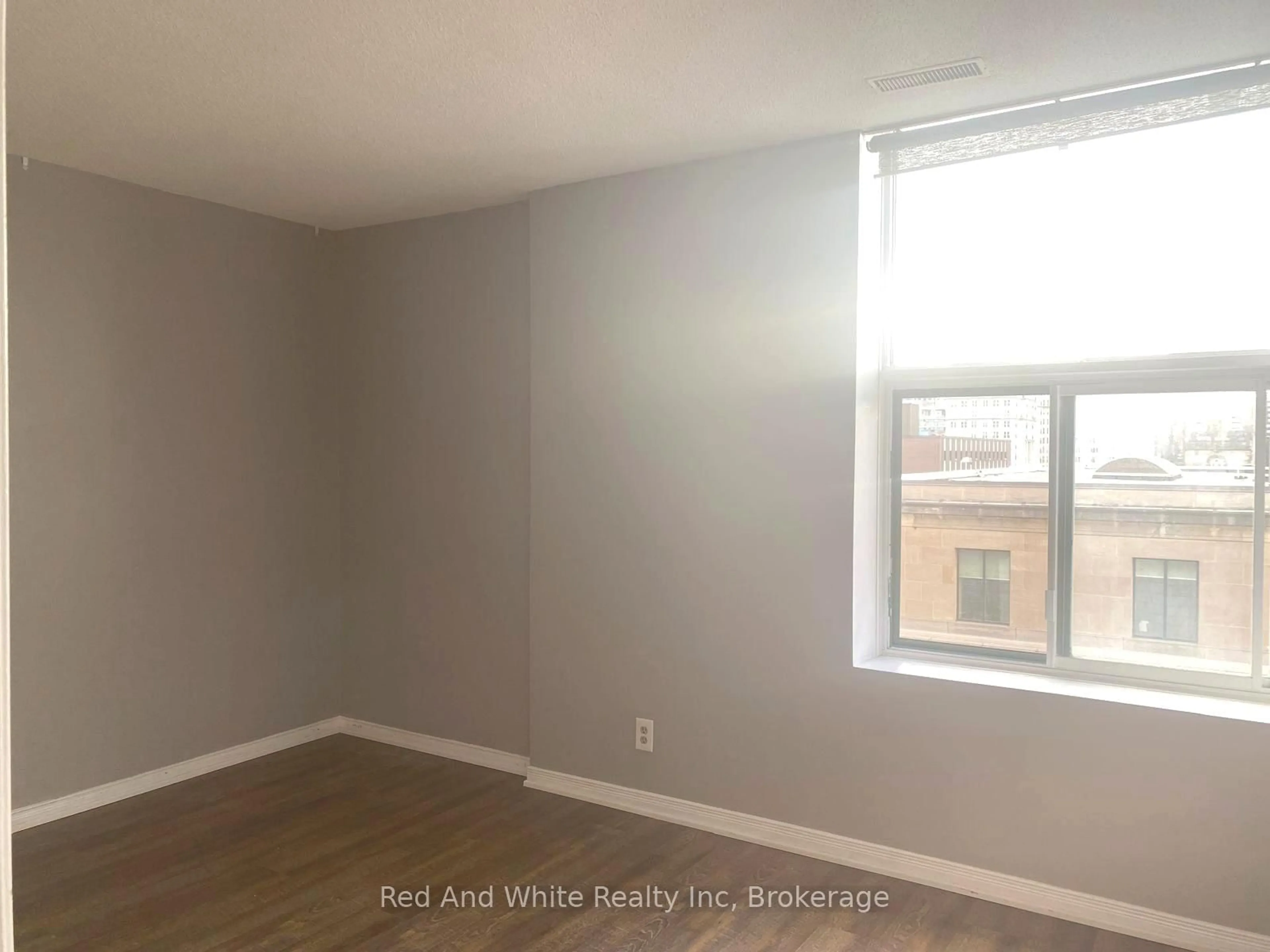 A pic of a room for 36 James St #510, Hamilton Ontario L8P 4W4