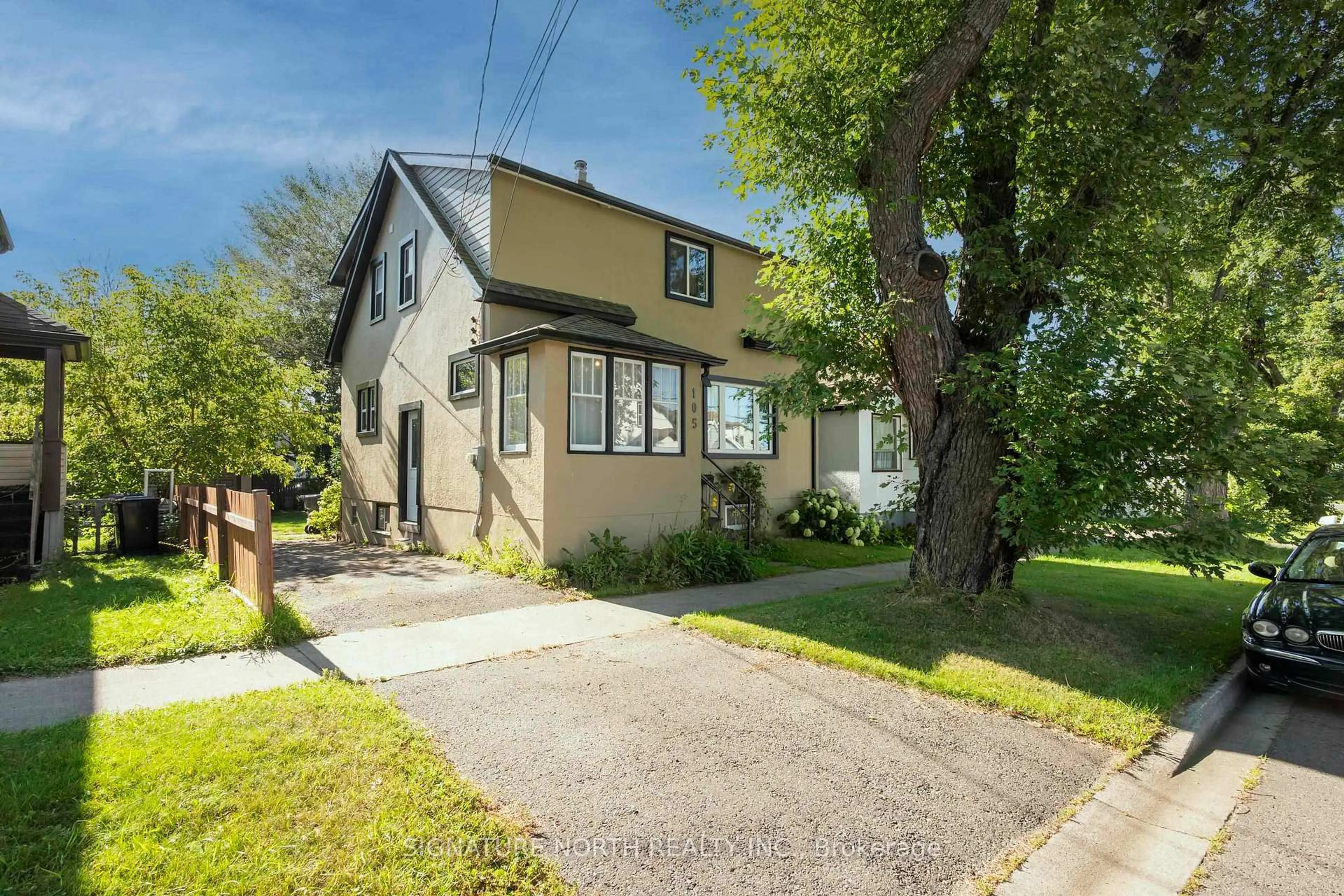 Unknown for 105 Machar Ave, Thunder Bay Ontario P7B 2Y5