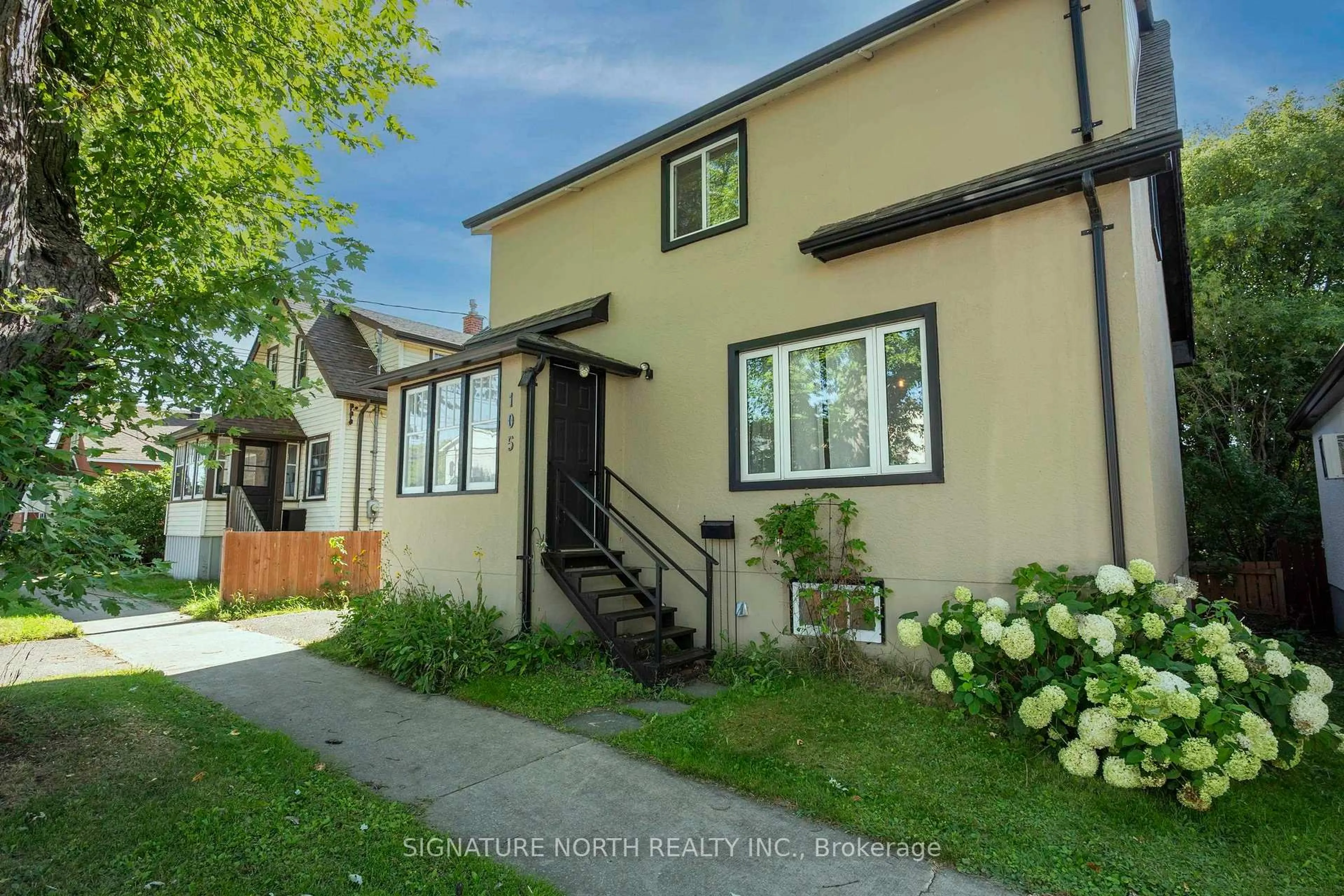 Unknown for 105 Machar Ave, Thunder Bay Ontario P7B 2Y5