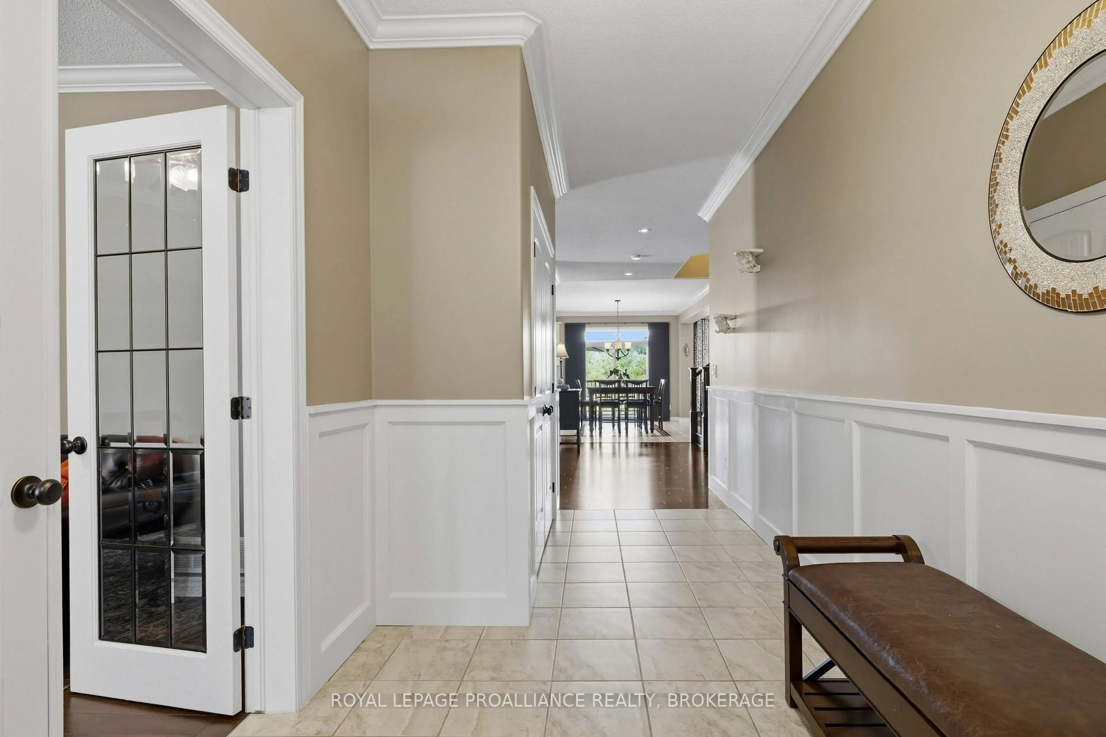 Indoor entryway for 633 Fieldstone Dr, Kingston Ontario K7K 0C1