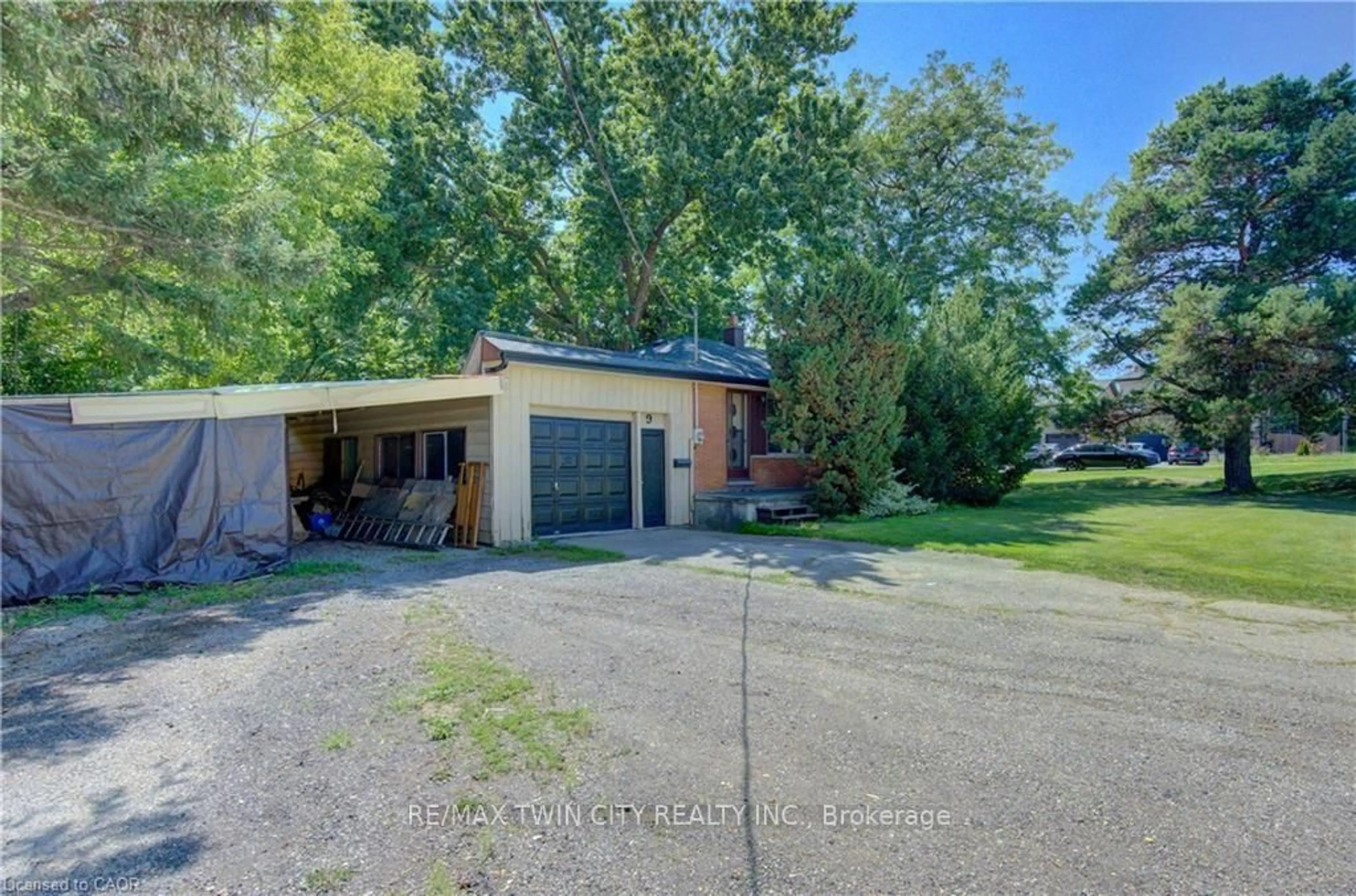 A pic from outside/outdoor area/front of a property/back of a property/a pic from drone, street for 9 Rothsay Ave, Kitchener Ontario N2B 3A2