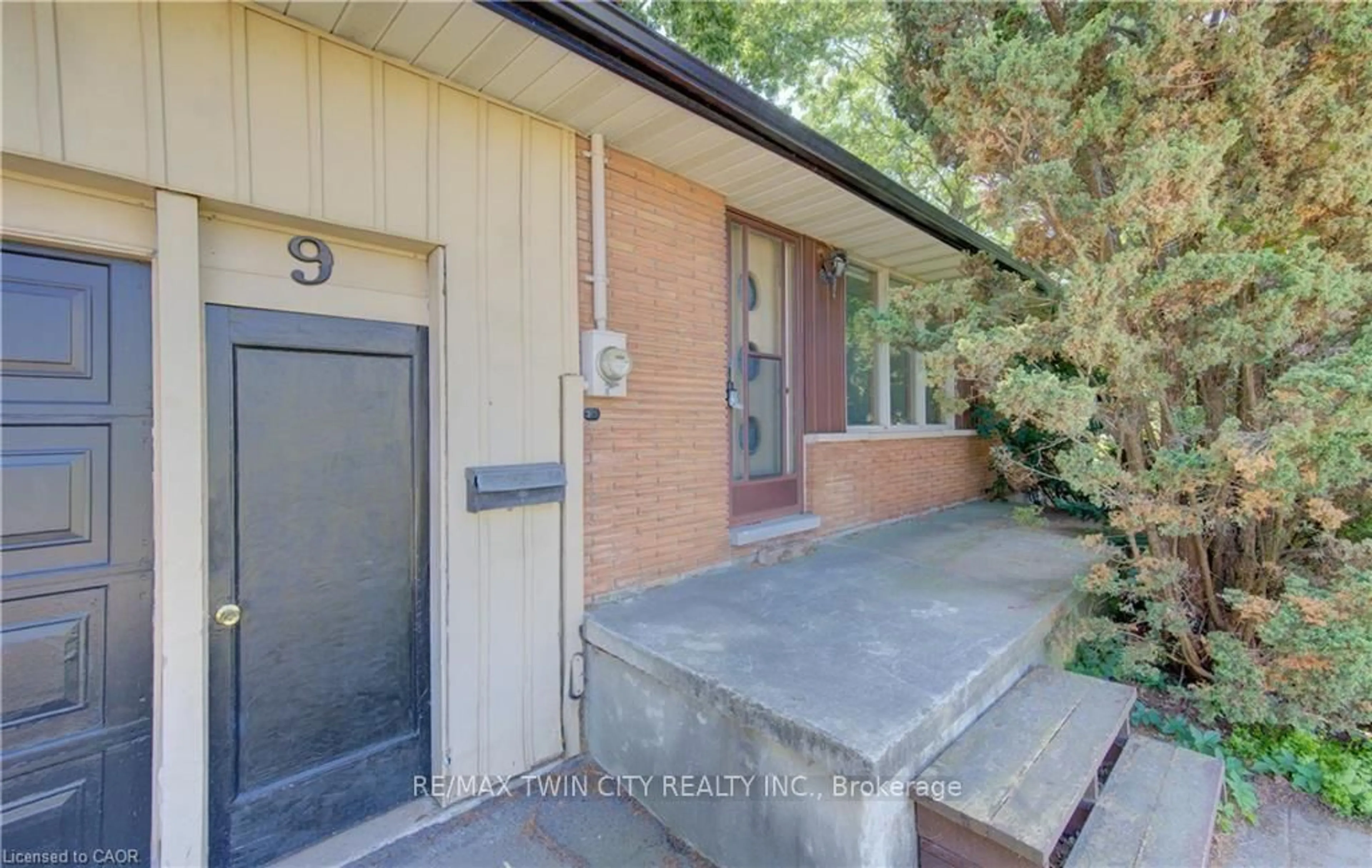 Unknown for 9 Rothsay Ave, Kitchener Ontario N2B 3A2