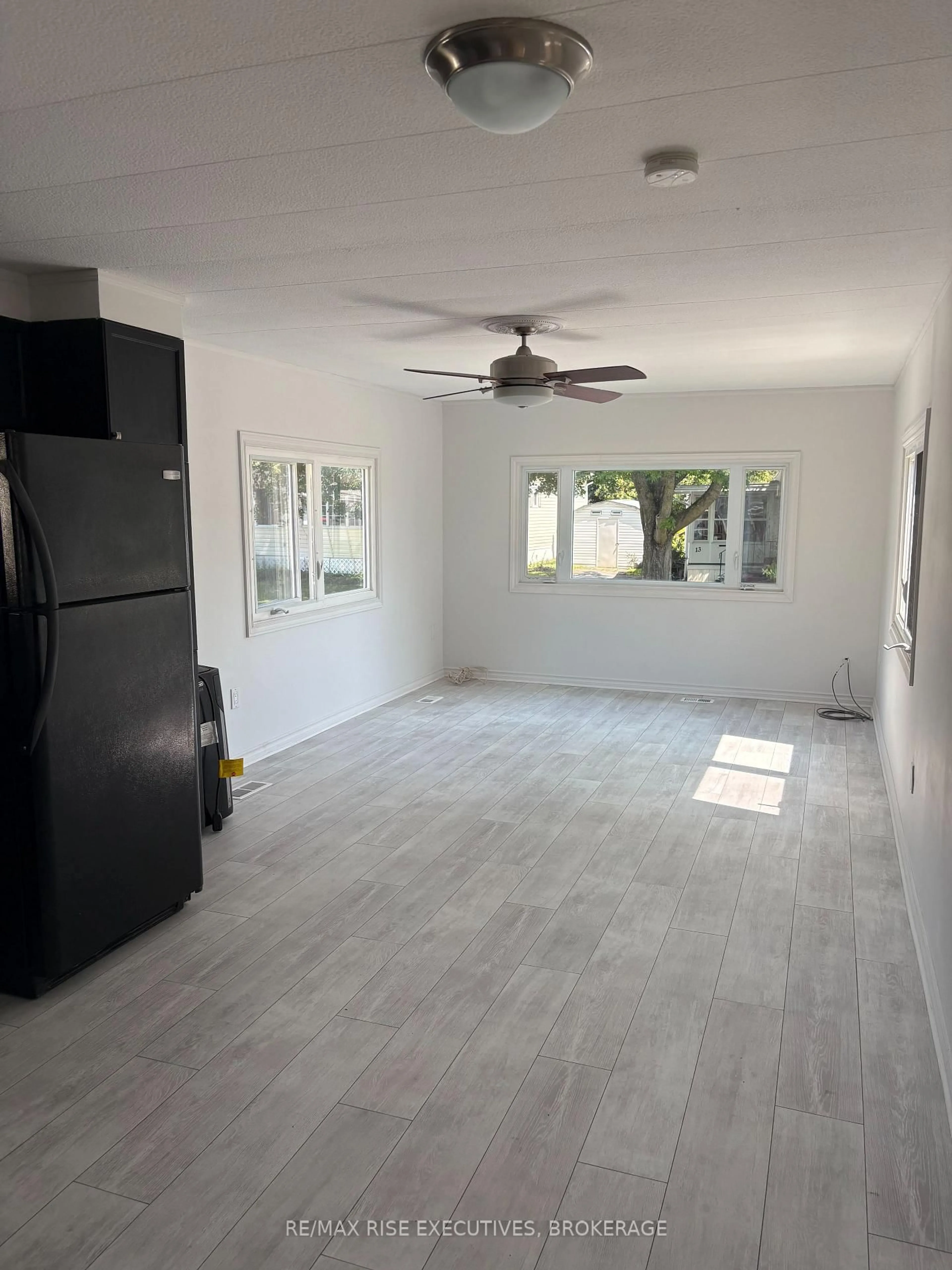 A pic of a room for 12 Wentworth Dr, Kingston Ontario K7K 5C9