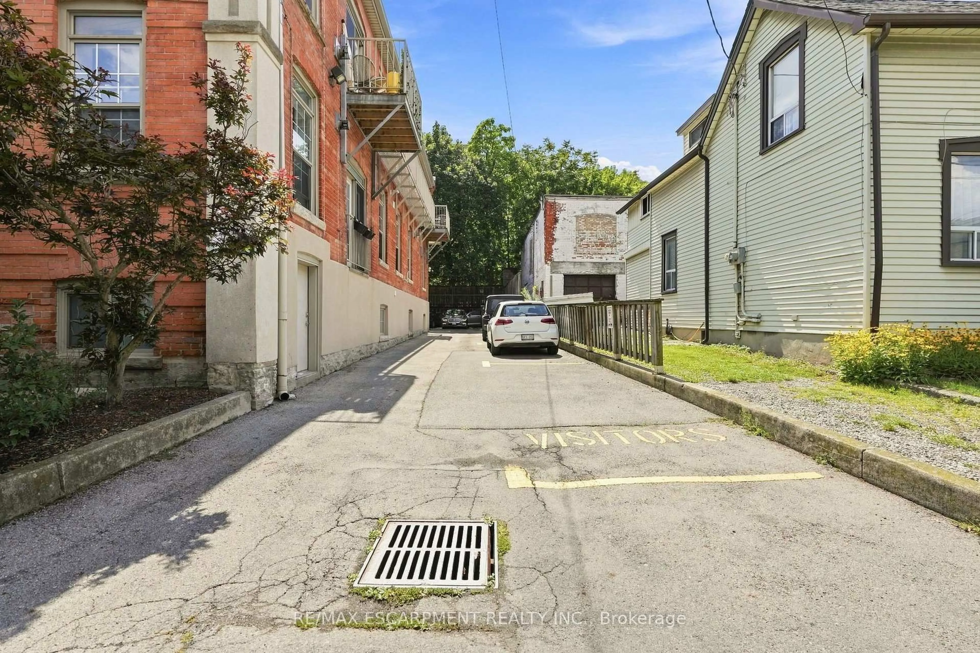 Unknown for 54 Alanson St #202, Hamilton Ontario L8N 1W5