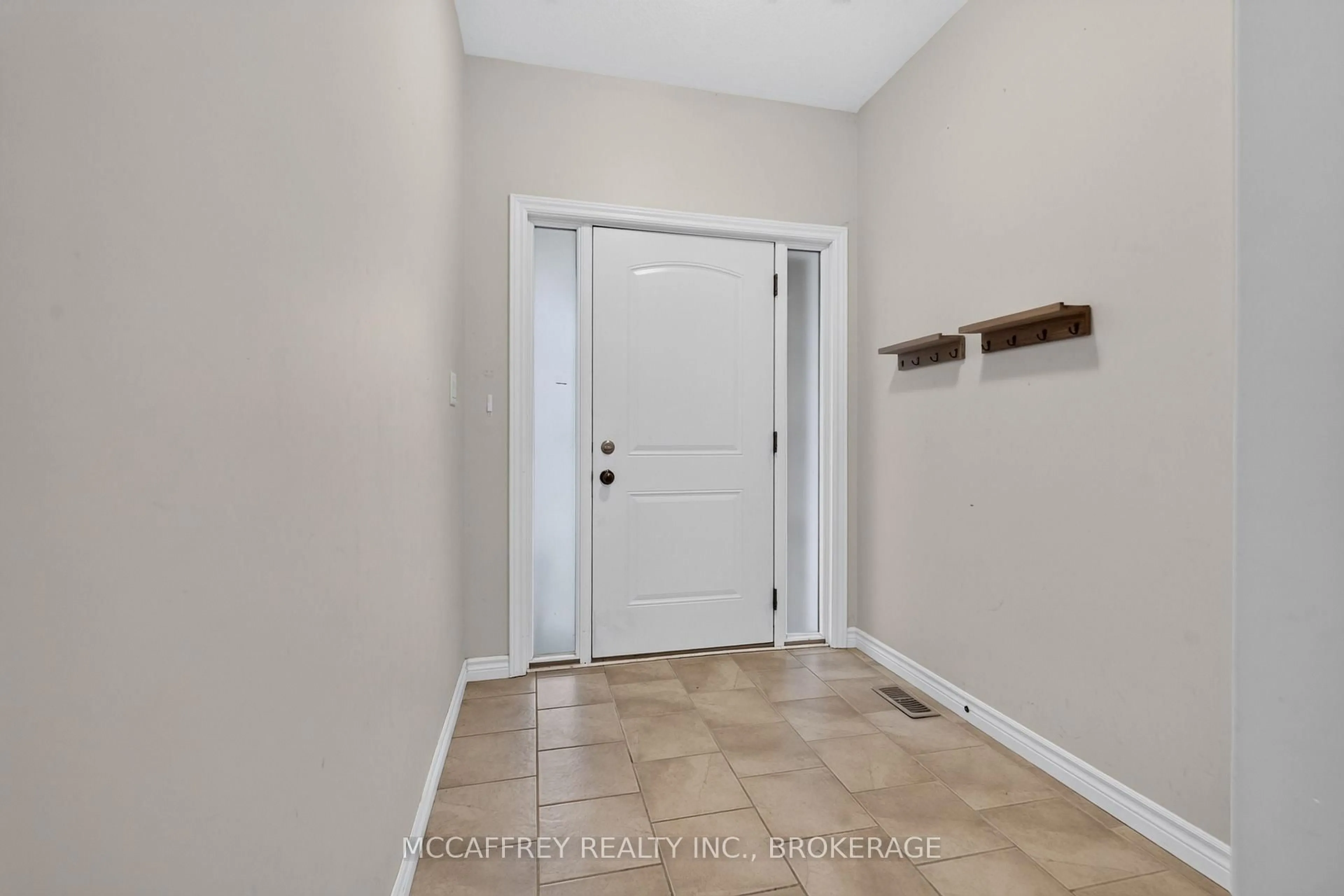 Indoor entryway for 1286 Carfa Cres, Kingston Ontario K7P 0M8