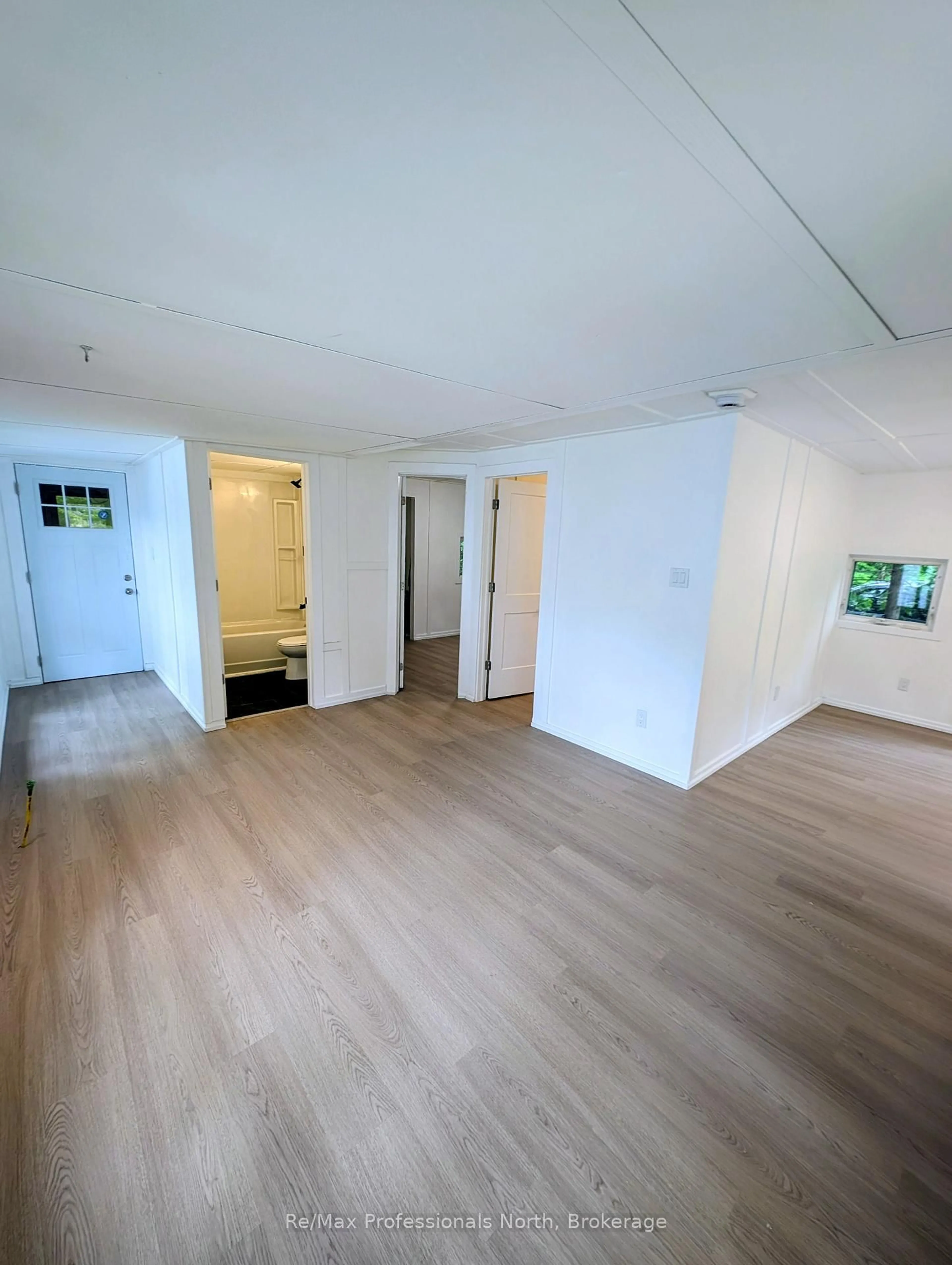 A pic of a room for 1007 Racoon Rd #36, Gravenhurst Ontario P1P 0C2