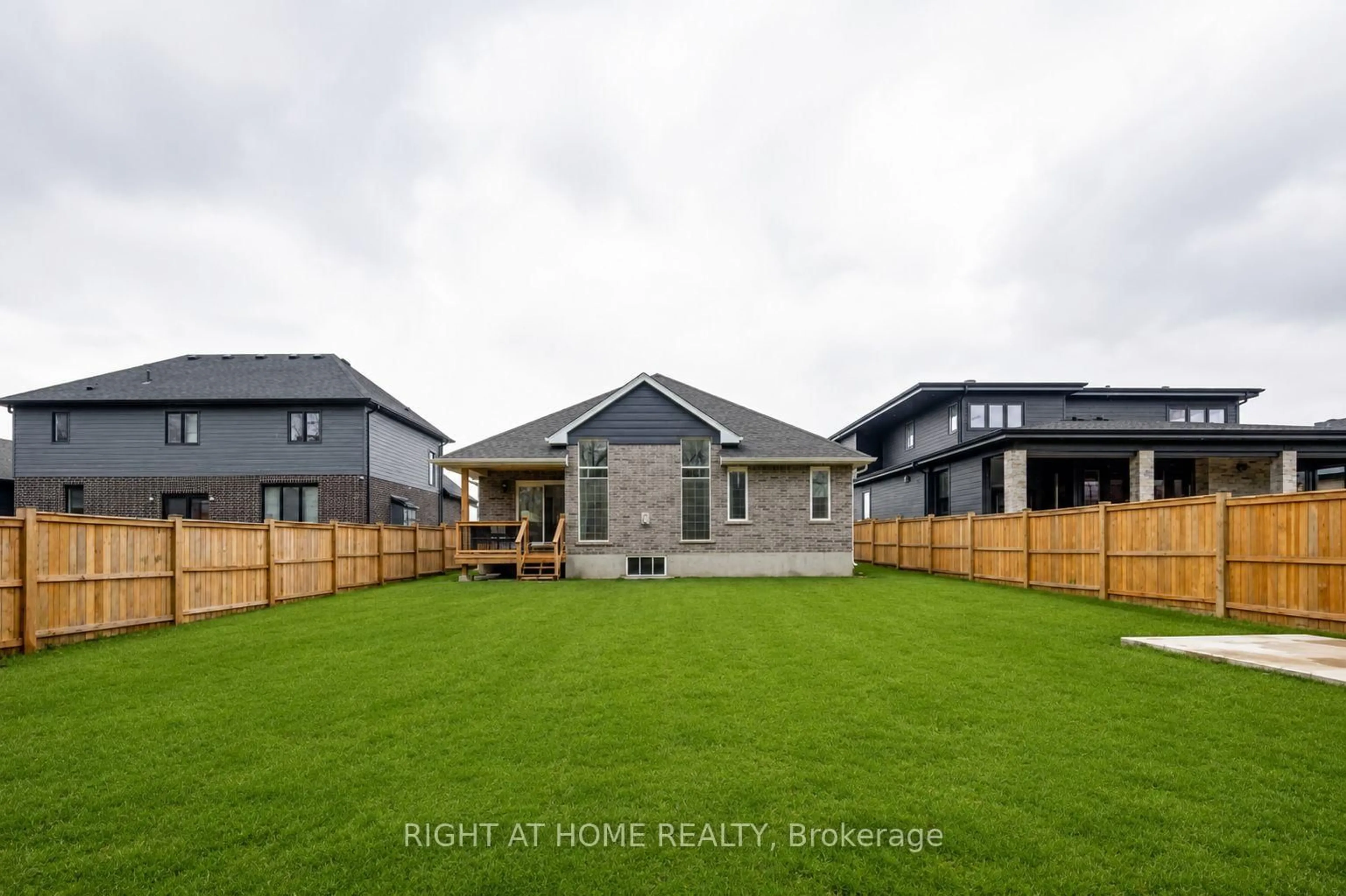 A pic from outside/outdoor area/front of a property/back of a property/a pic from drone, unknown for 95 Optimist Dr, Southwold Ontario N5P 3T2