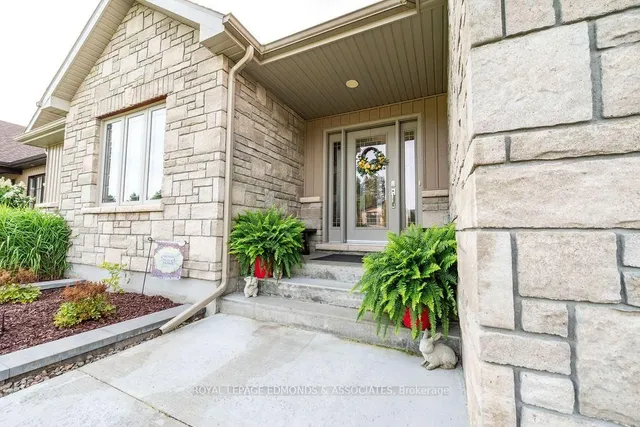 10 Noble Cres, Petawawa 2