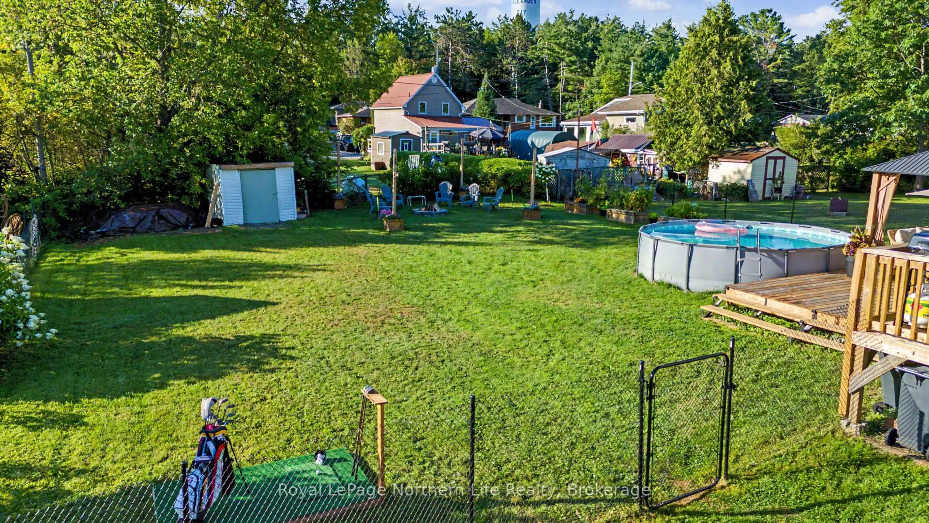 A pic from outside/outdoor area/front of a property/back of a property/a pic from drone, unknown for 189 Bay St, Callander Ontario P0H 1H0