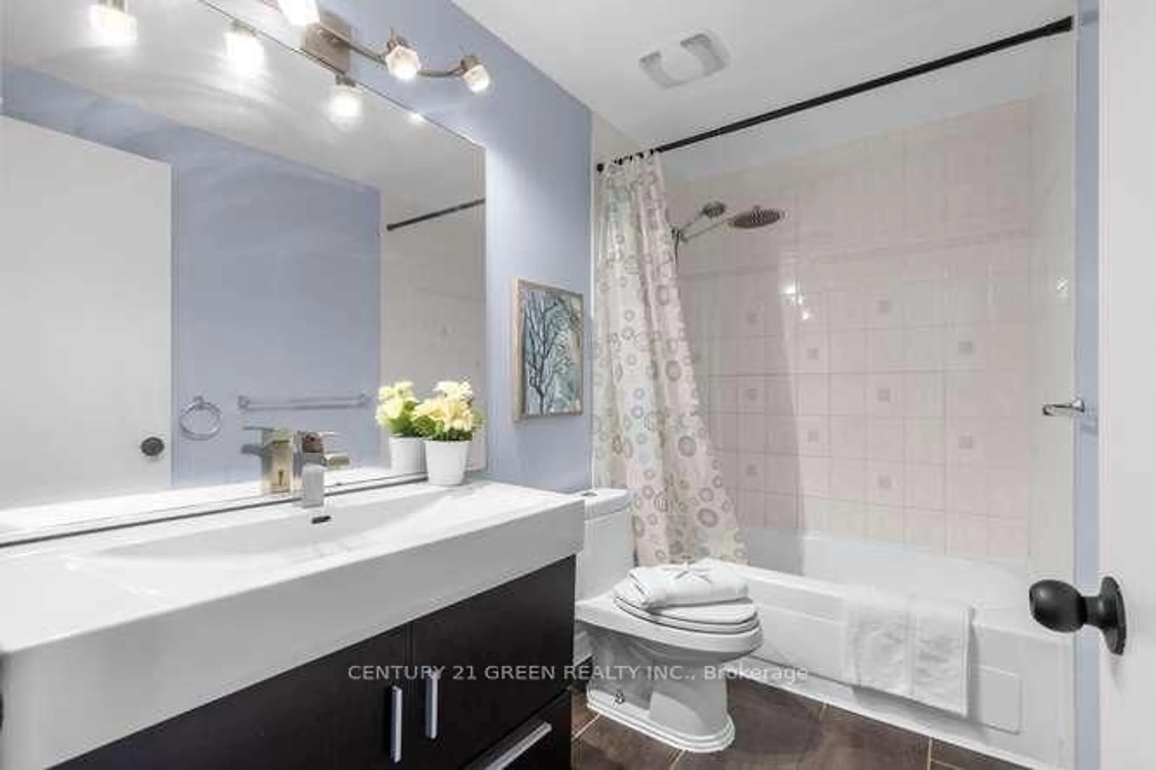 Contemporary bathroom, ceramic/tile floor for 474 Southdale Rd #28, London South Ontario N6E 1A4