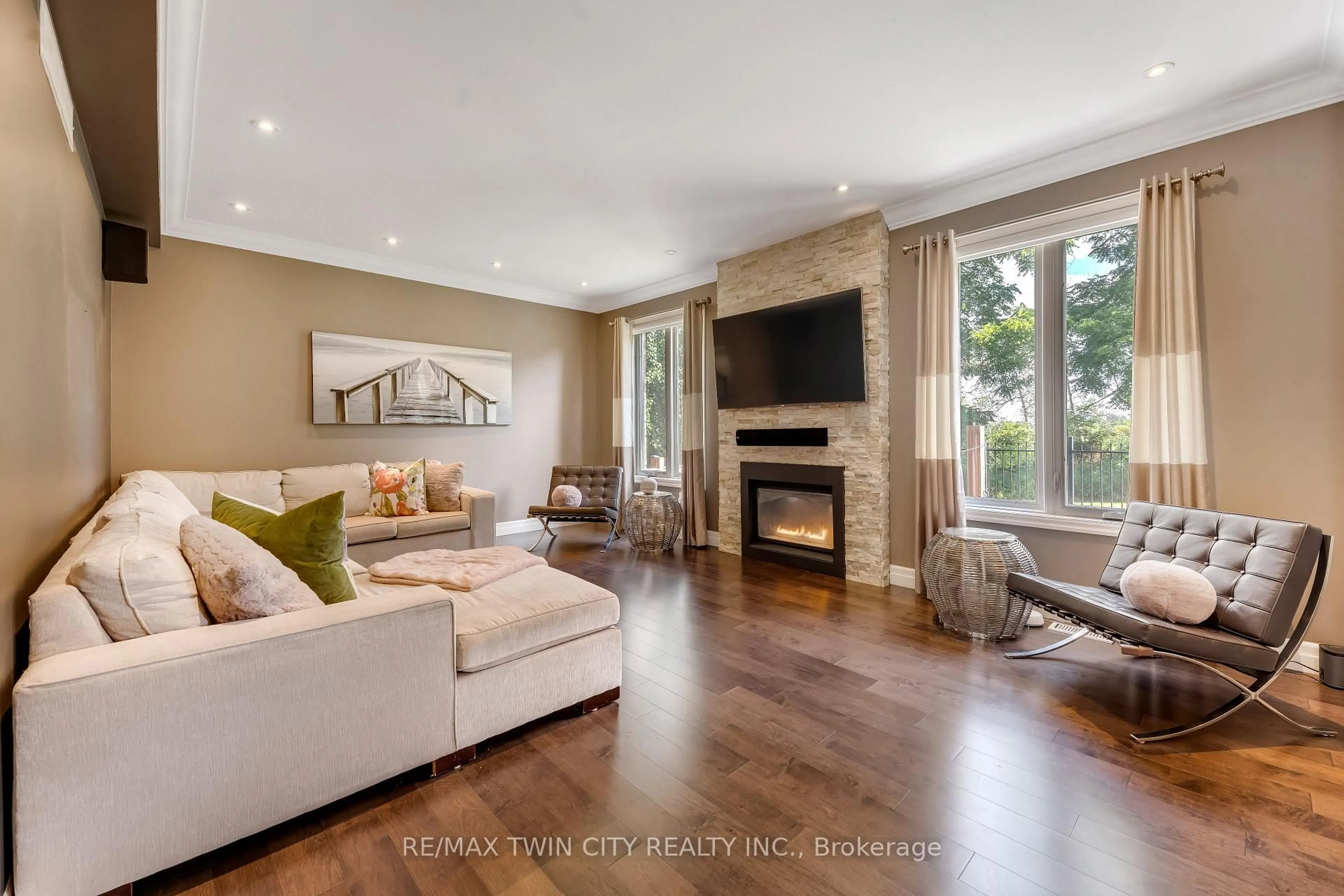 Living room with furniture, wood/laminate floor for 258 Edgewater Cres #3, Kitchener Ontario N2A 4M2