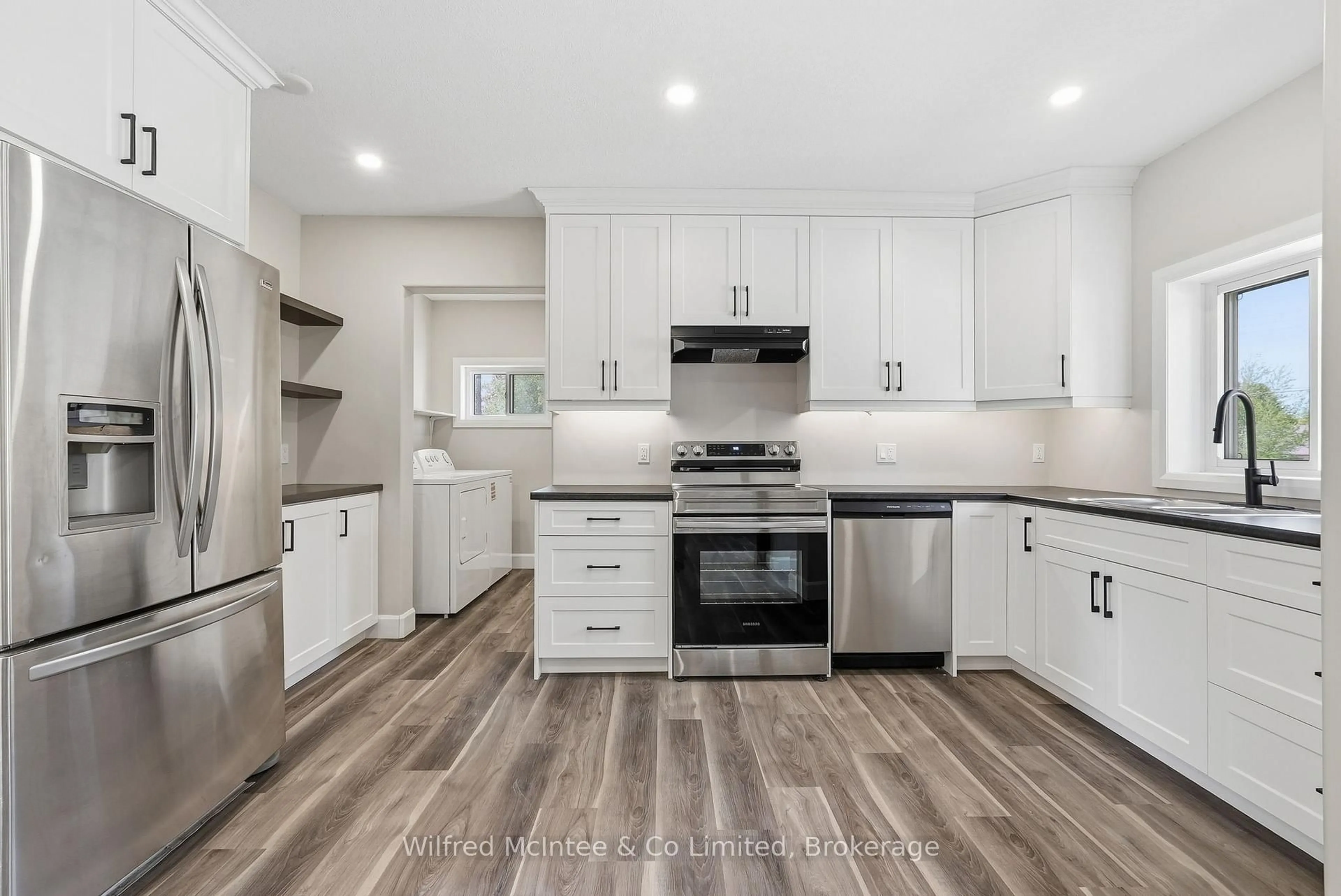 Open concept kitchen, unknown for 550 Wellington St, Minto Ontario N4W 3G9