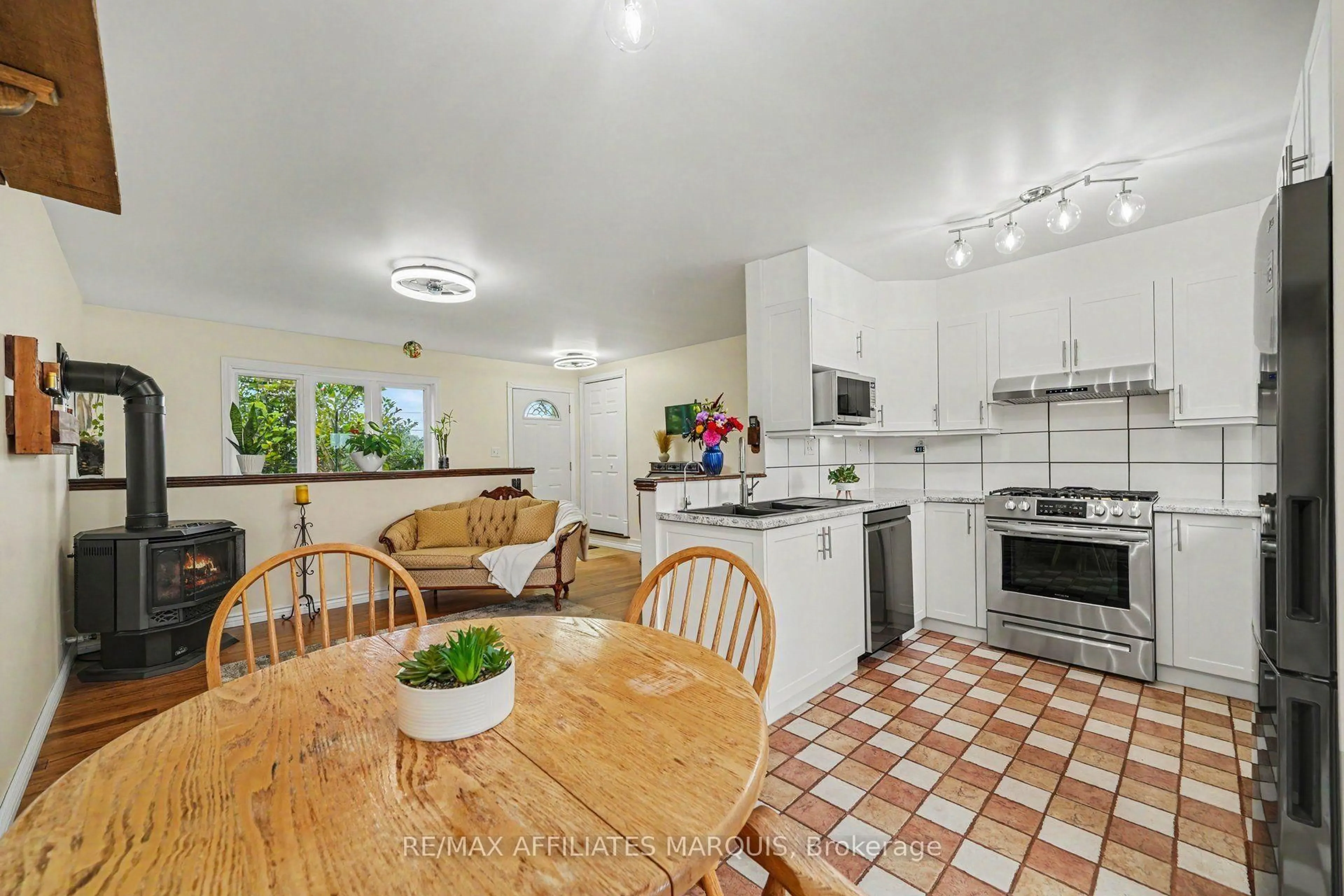 Open concept kitchen, ceramic/tile floor for 428 Johnston Rd, Athens Ontario K0G 1R0
