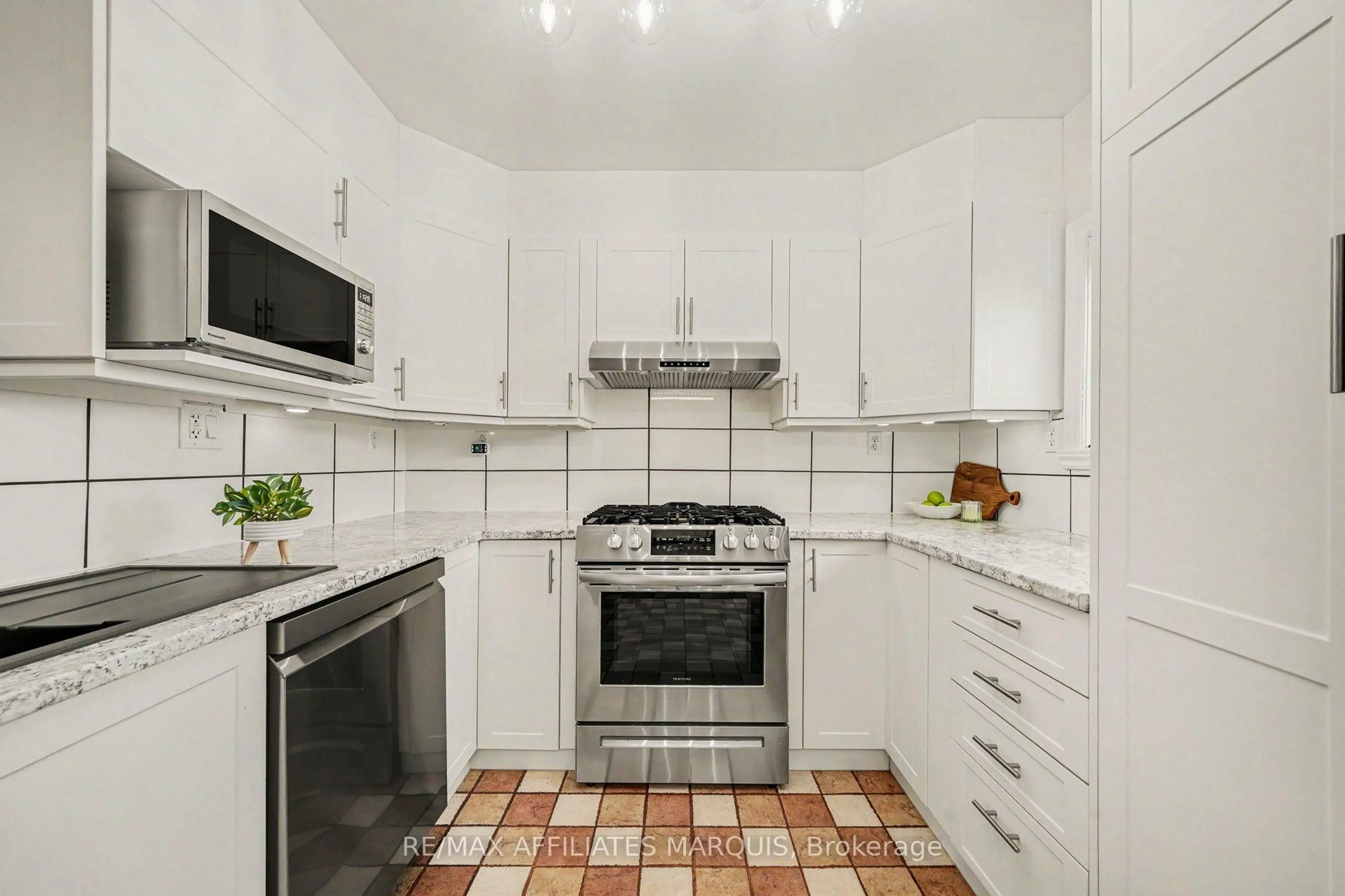 Standard kitchen, ceramic/tile floor for 428 Johnston Rd, Athens Ontario K0G 1R0