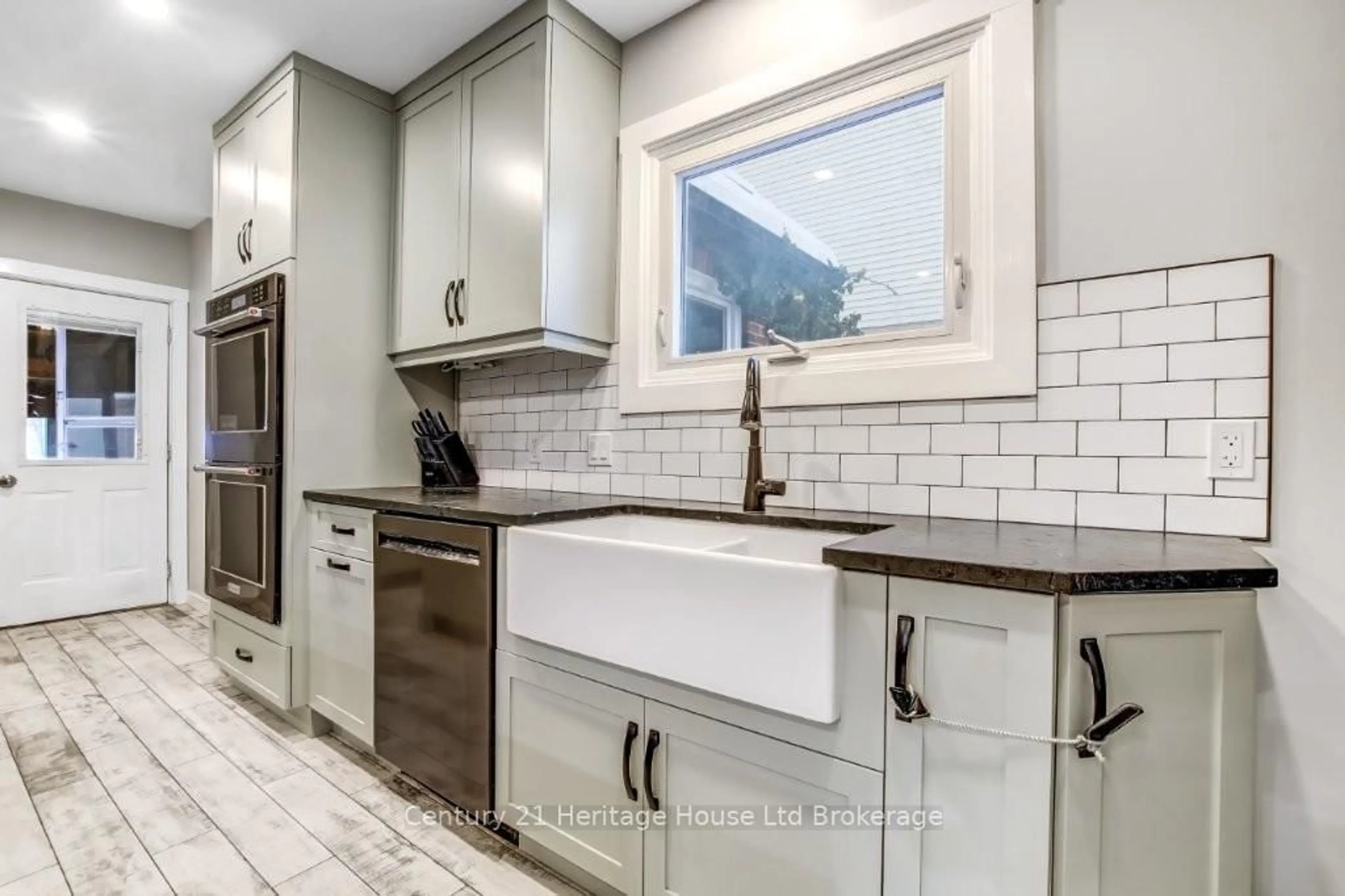 Contemporary kitchen, ceramic/tile floor for 87 Bay St, Woodstock Ontario N4S 3K7