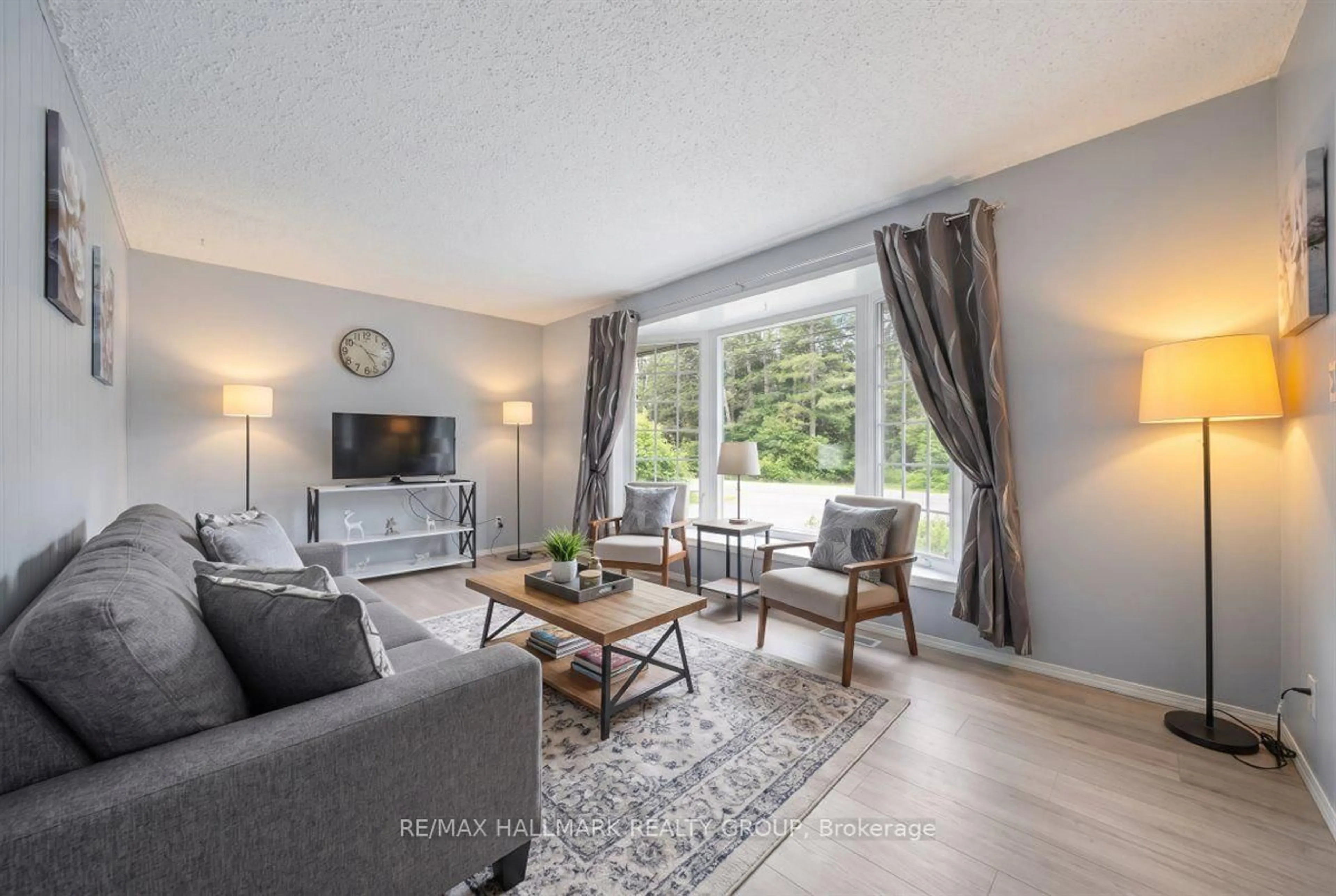 Living room with furniture, unknown for 5881 Piperville Rd, Carlsbad Springs Ontario K0A 1K0