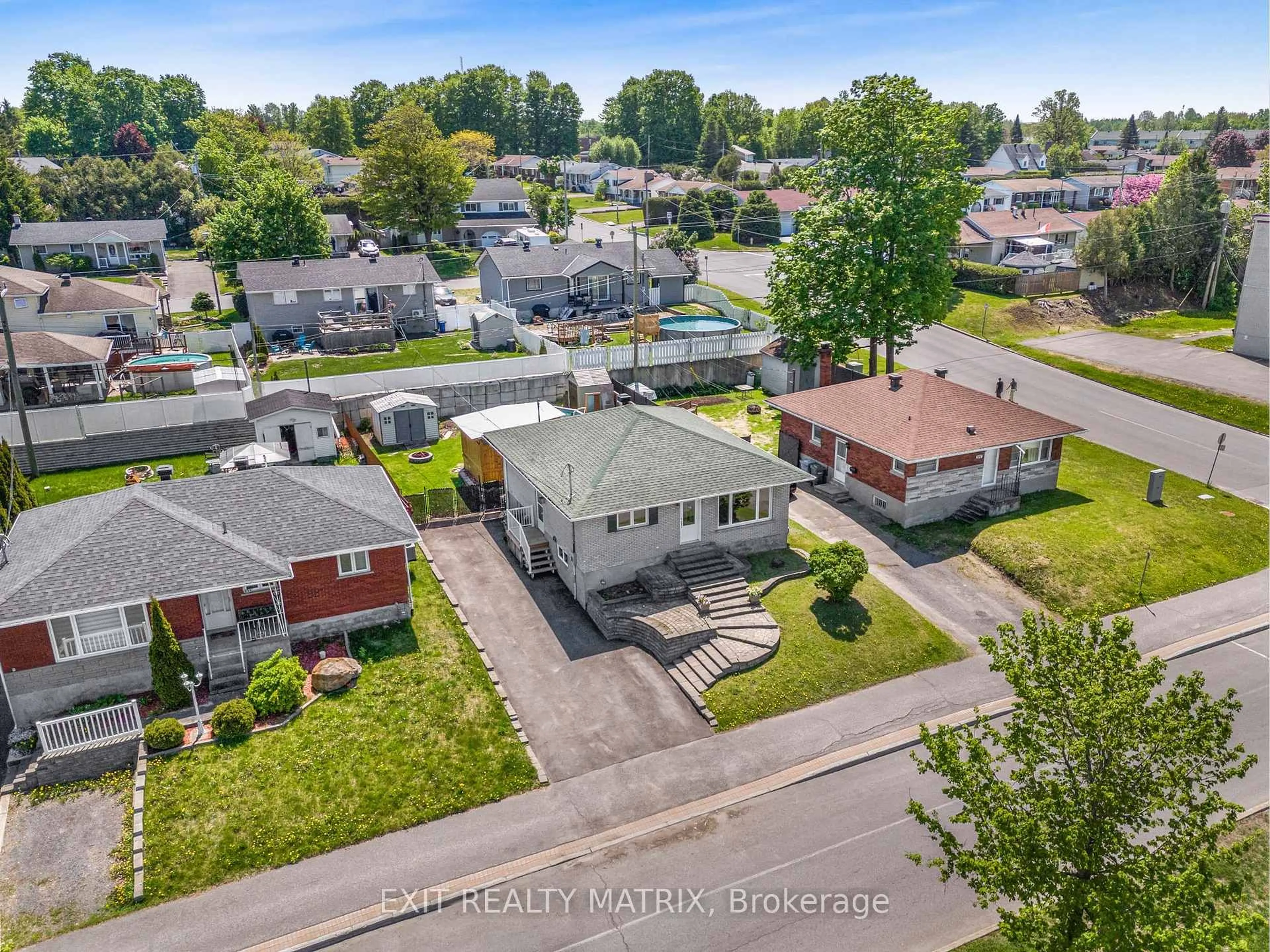 A pic from outside/outdoor area/front of a property/back of a property/a pic from drone, street for 845 Cartier Blvd, Hawkesbury Ontario K6A 1W9