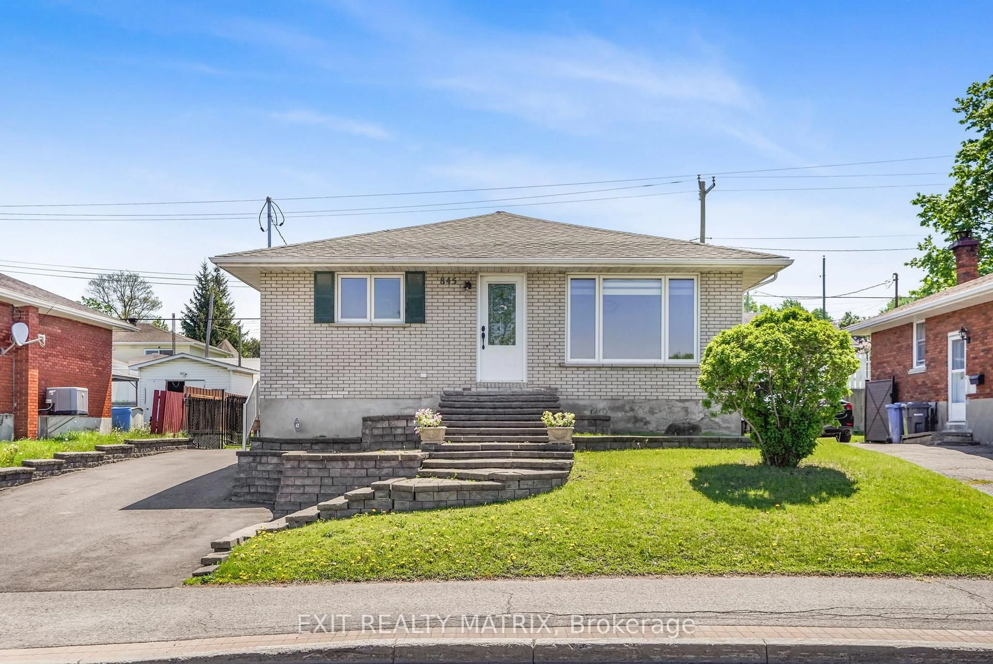 Home with vinyl exterior material, street for 845 Cartier Blvd, Hawkesbury Ontario K6A 1W9