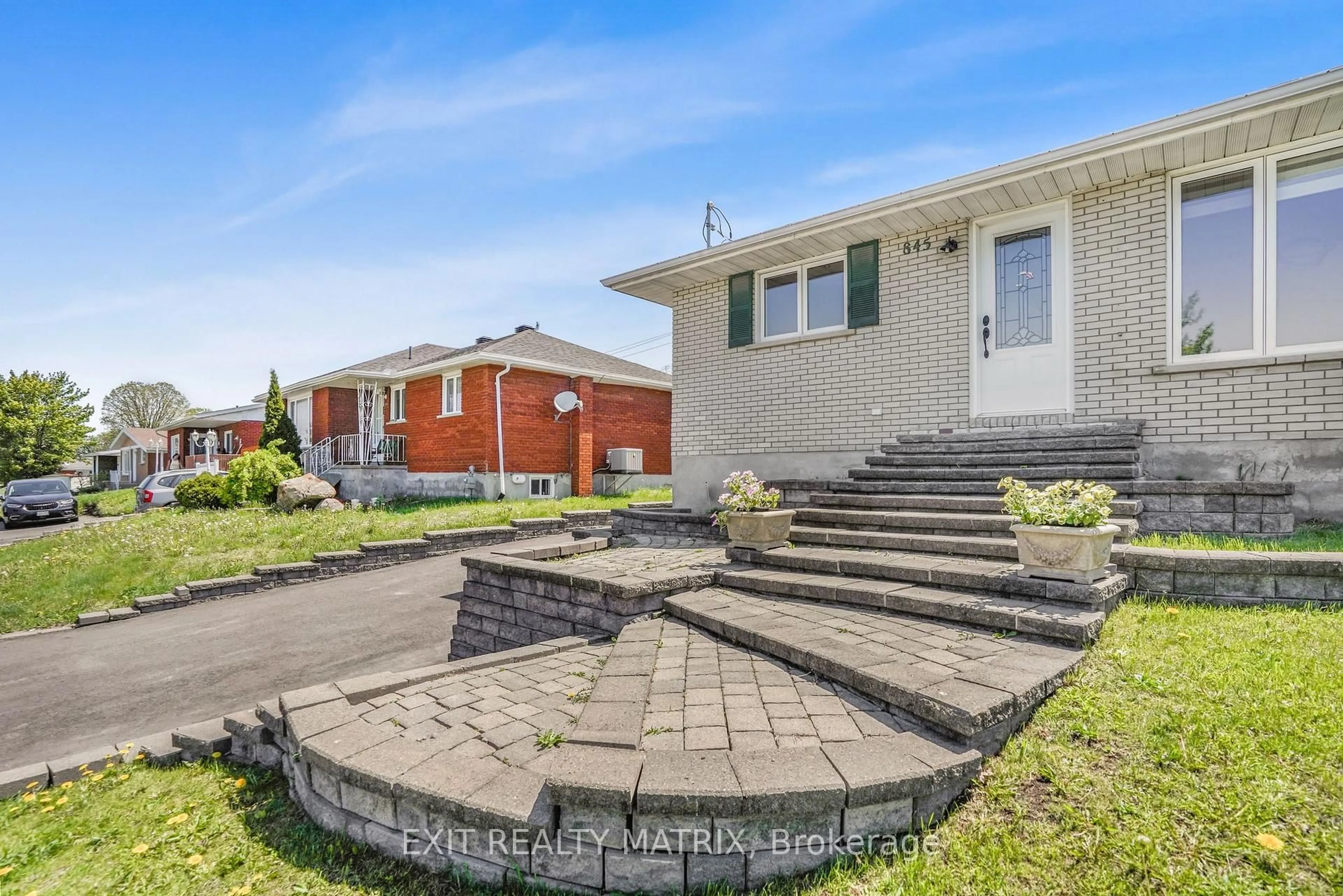 Unknown for 845 Cartier Blvd, Hawkesbury Ontario K6A 1W9