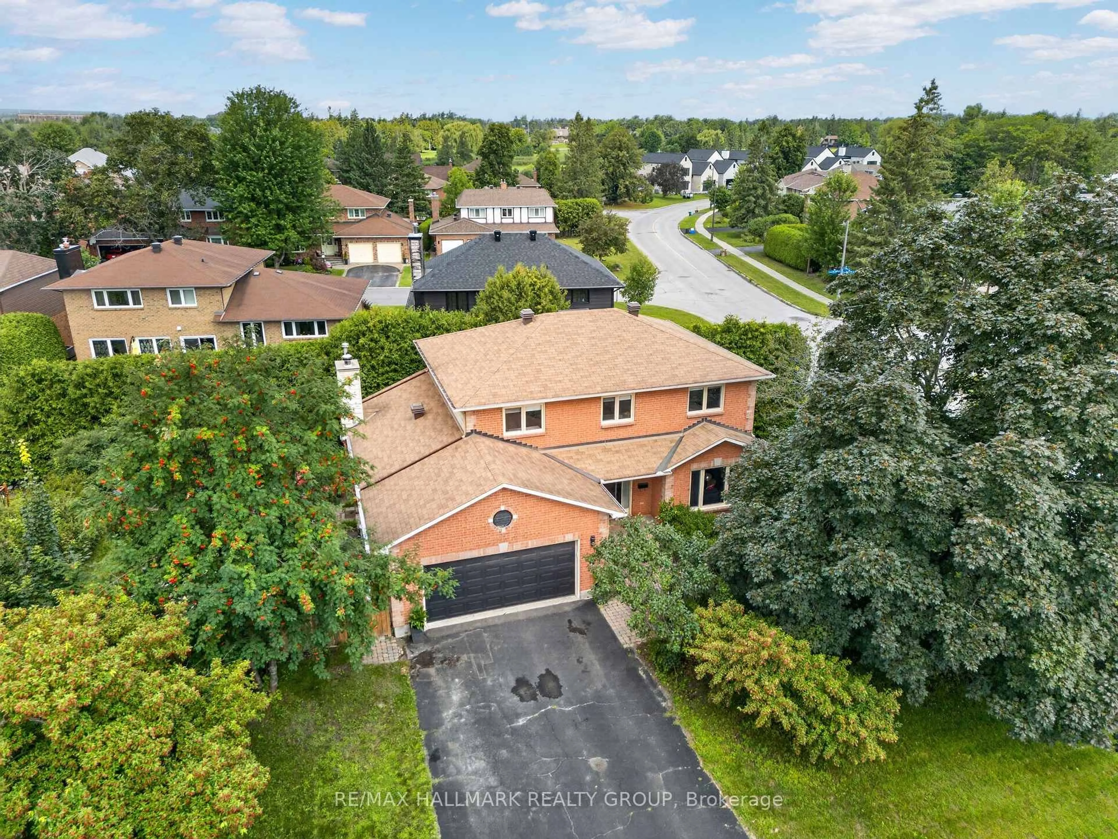 A pic from outside/outdoor area/front of a property/back of a property/a pic from drone, street for 1 HEDGEROW Lane, Ottawa Ontario K2S 1C9