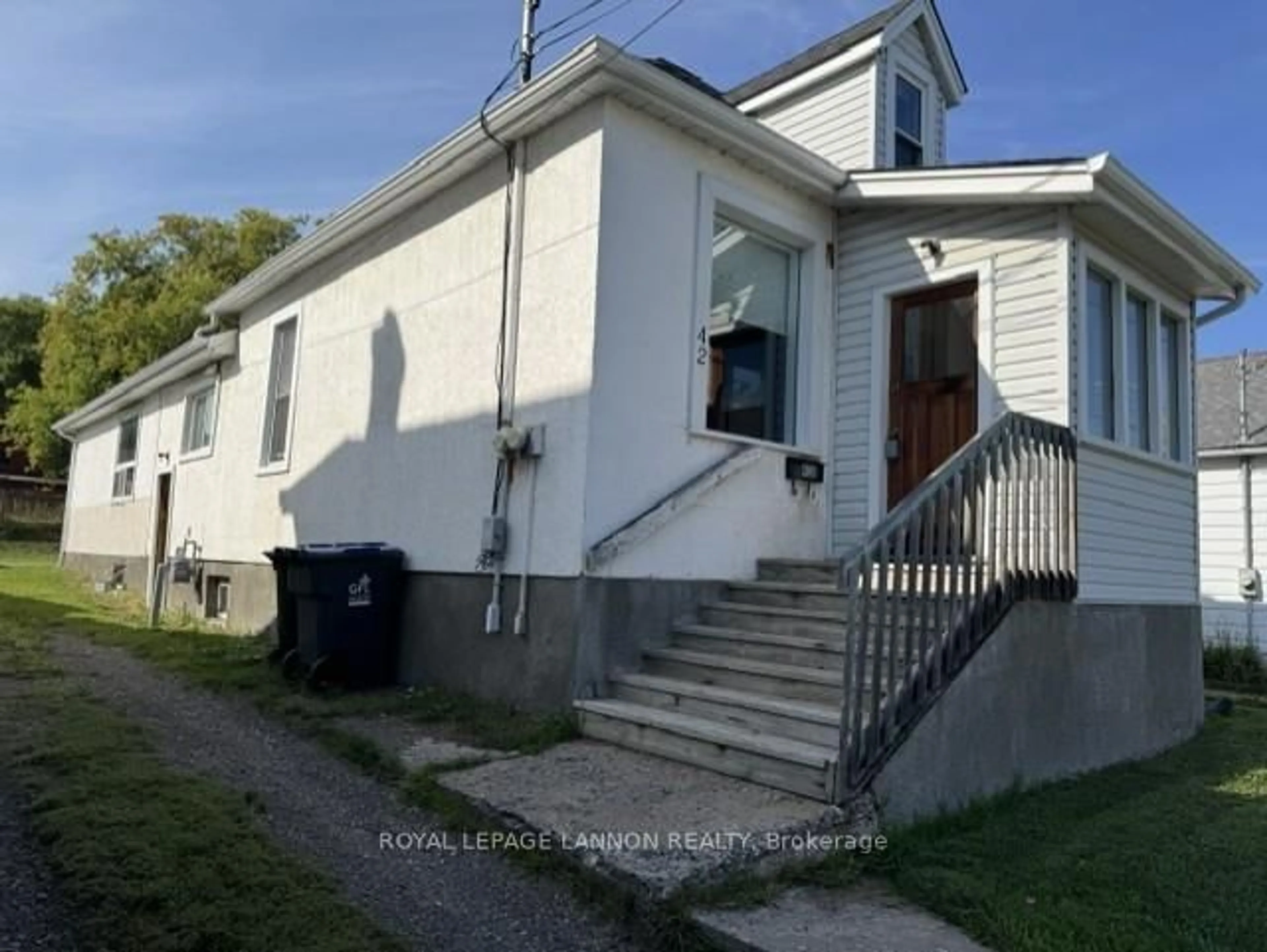 Unknown for 42 Ontario St, Thunder Bay Ontario P7B 3E9