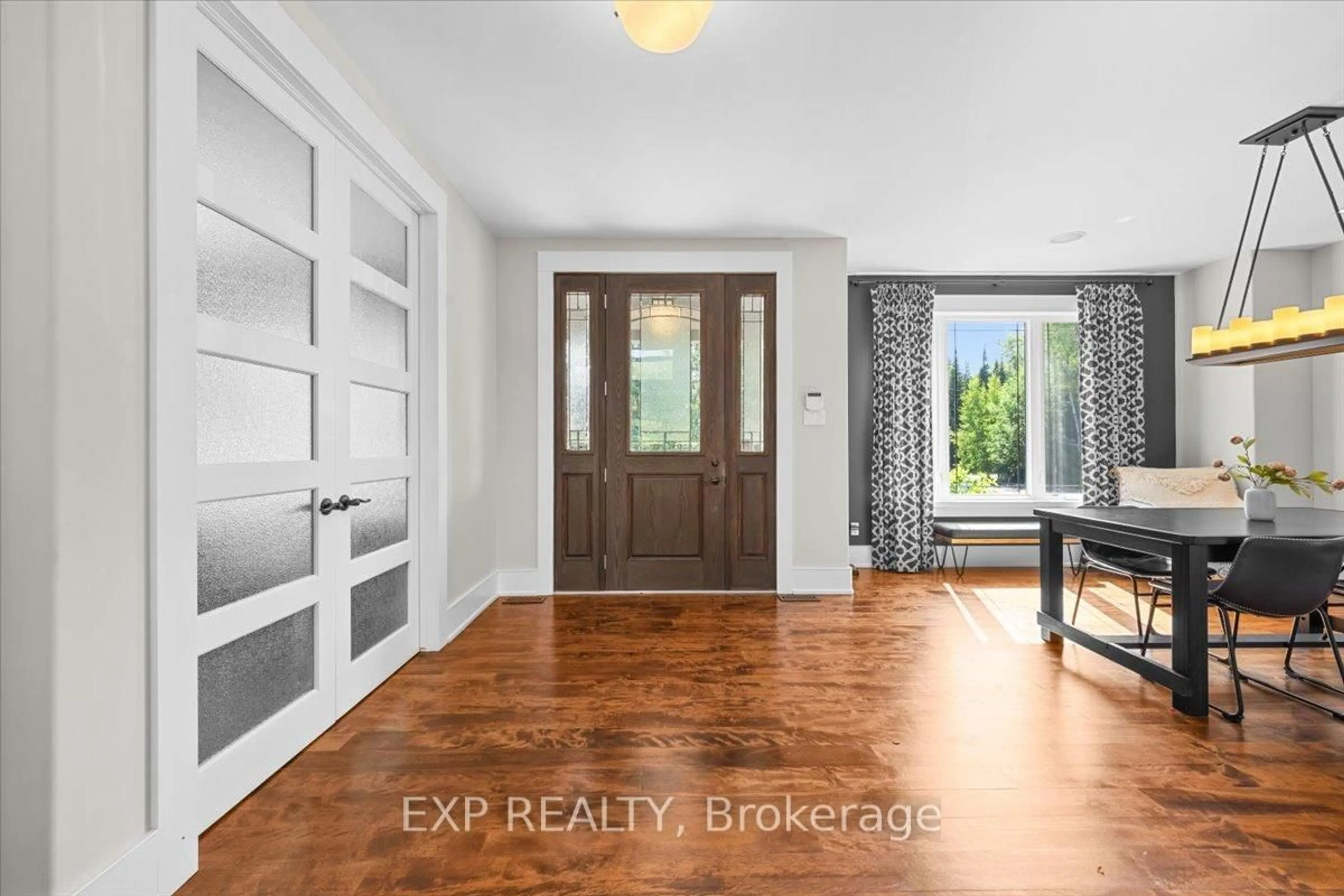 Indoor entryway for 130 Ironstone Crt, Stittsville Ontario K2S 0L4
