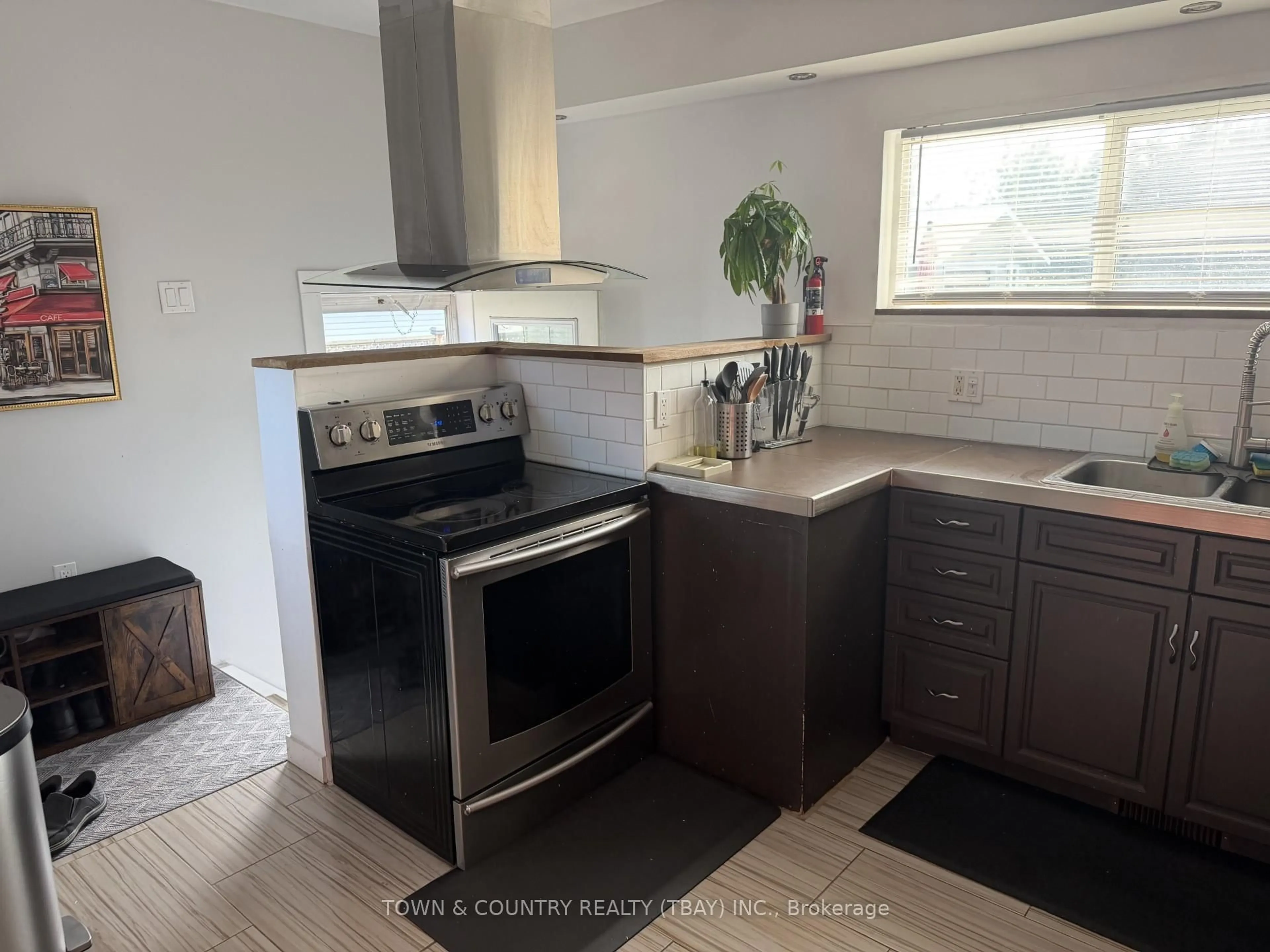 Standard kitchen, unknown for 1901 Bailey Ave, Thunder Bay Ontario P7E 2X2