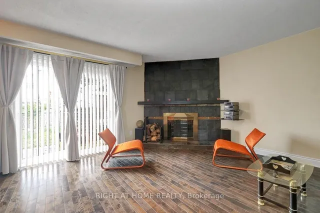 1736 Stoneboat Cres, Orleans 5