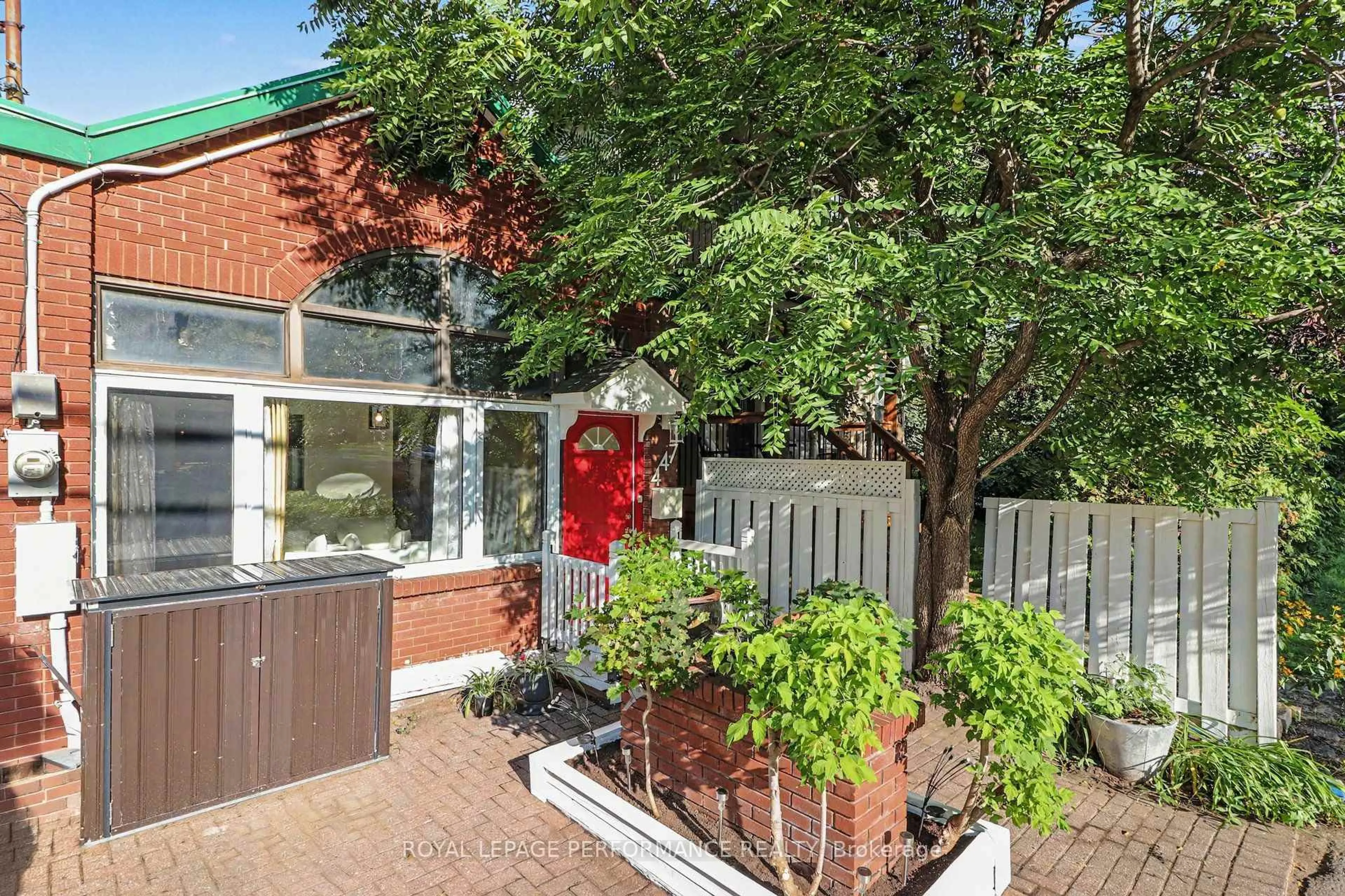 Unknown for 447 Hilson Ave, Ottawa Ontario K1Z 6C2