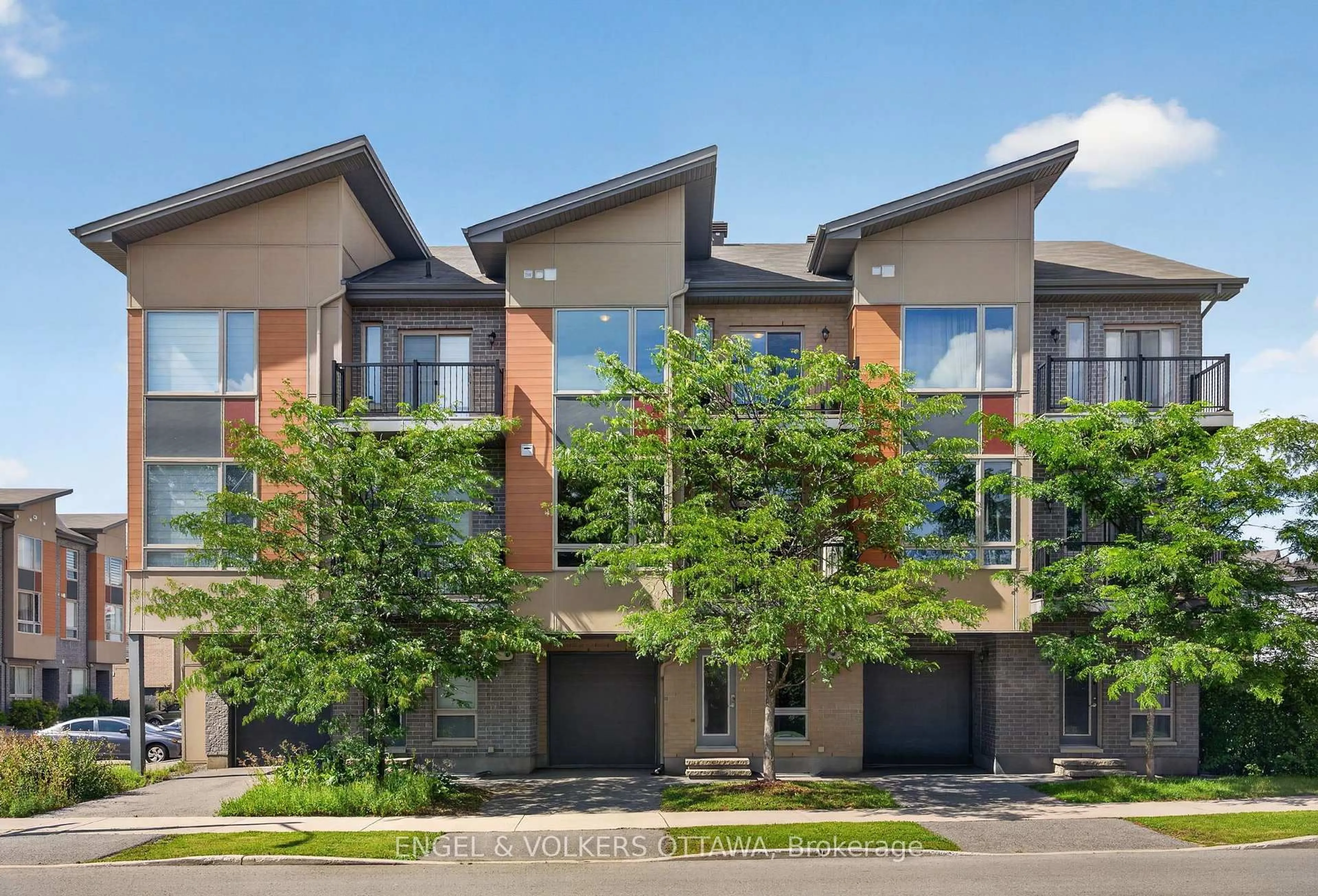Unknown for 3652 Downpatrick Rd, Ottawa Ontario K1V 8Y9