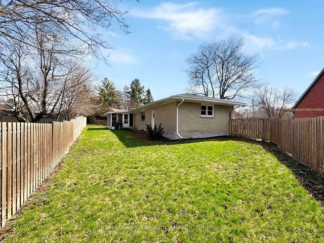 7 Eastwood Park Dr, Belleville 3