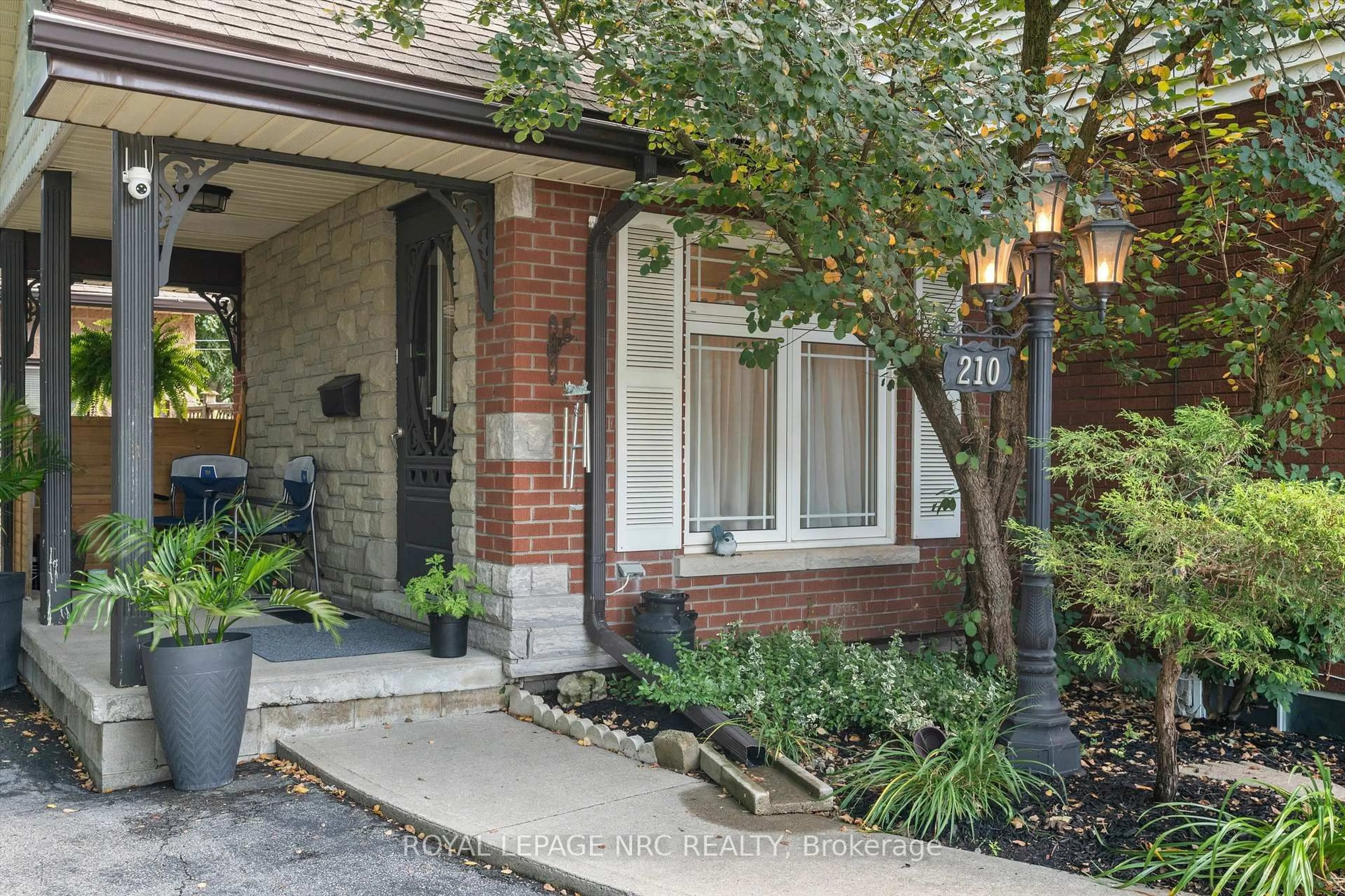 Home with brick exterior material, street for 210 Ontario St, Thorold Ontario L2V 1E4