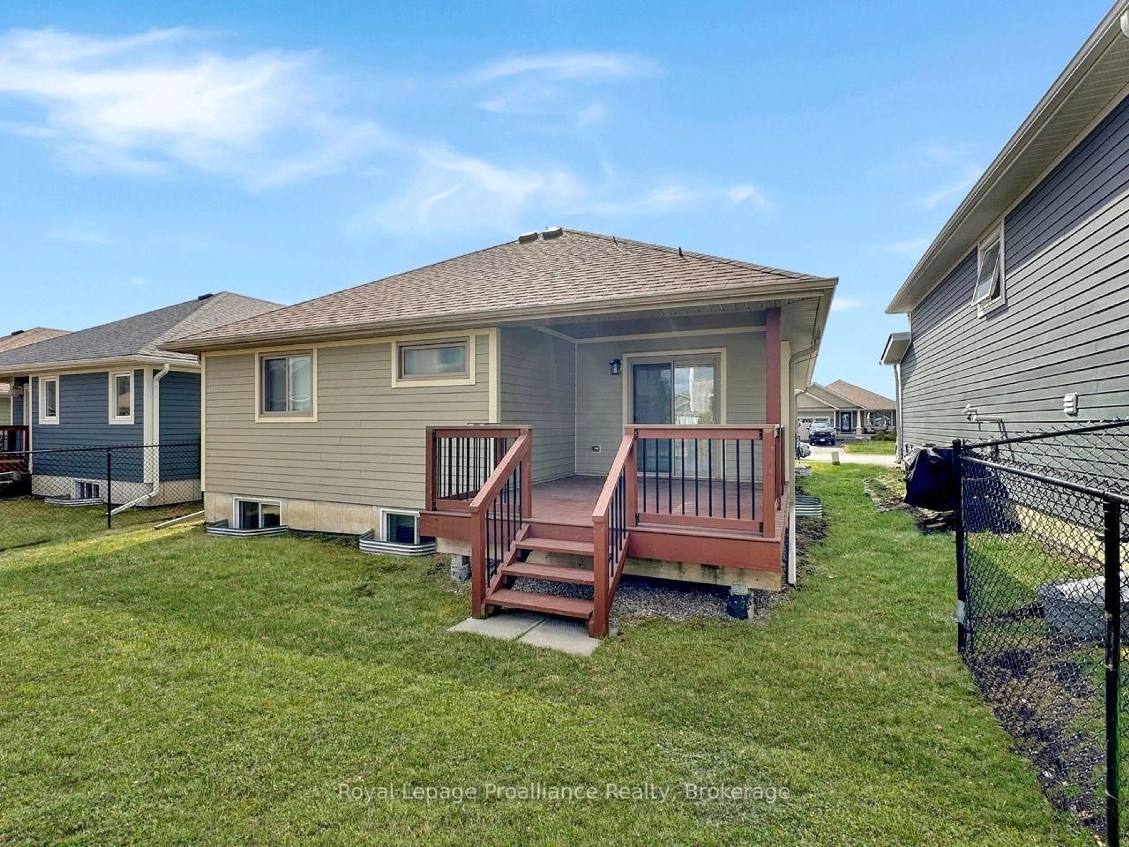 Home with vinyl exterior material, water/lake/river/ocean view for 8 Tessa Blvd, Belleville Ontario K8N 4Z5