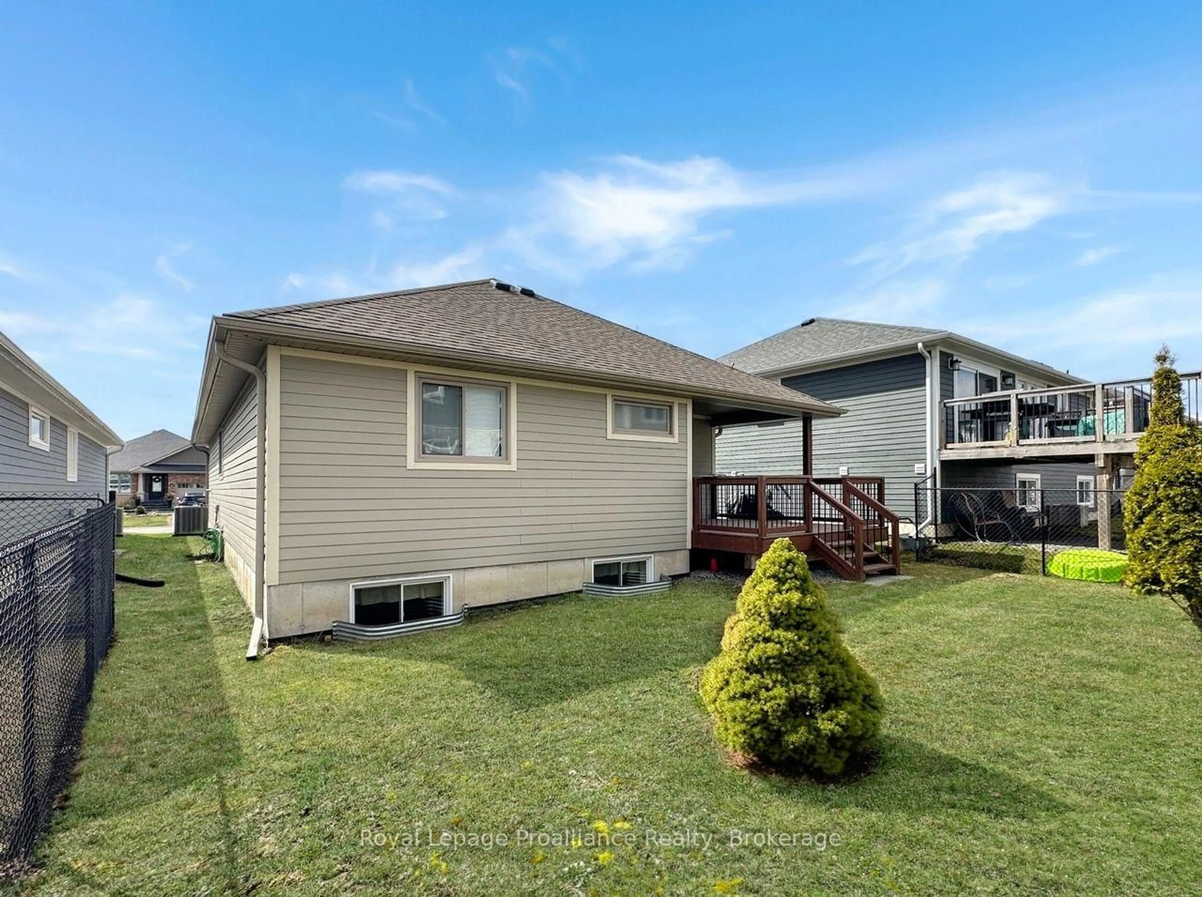 Home with vinyl exterior material, unknown for 8 Tessa Blvd, Belleville Ontario K8N 4Z5