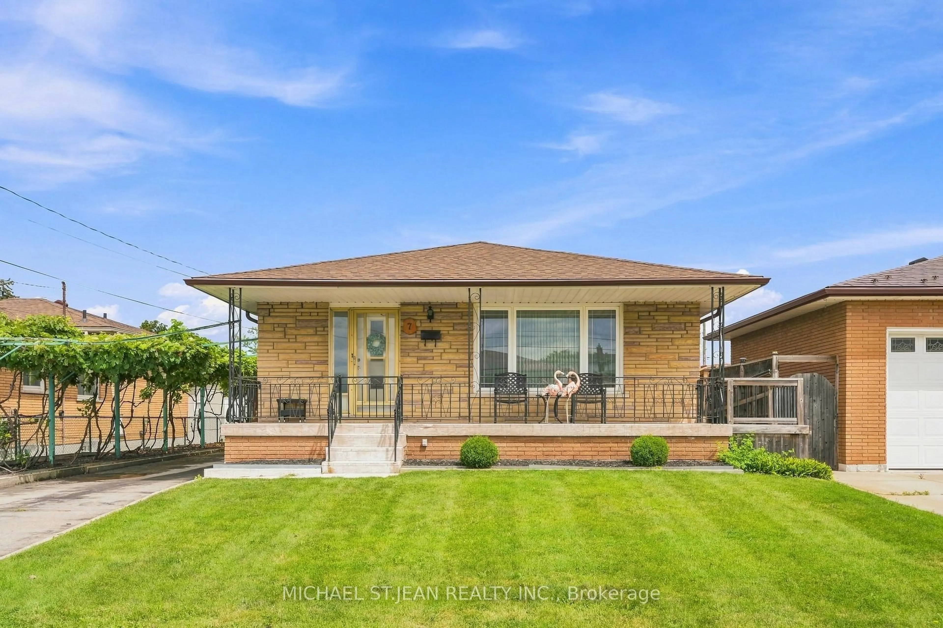 Home with brick exterior material, street for 7 Duchess Crt, Hamilton Ontario L8E 1A4