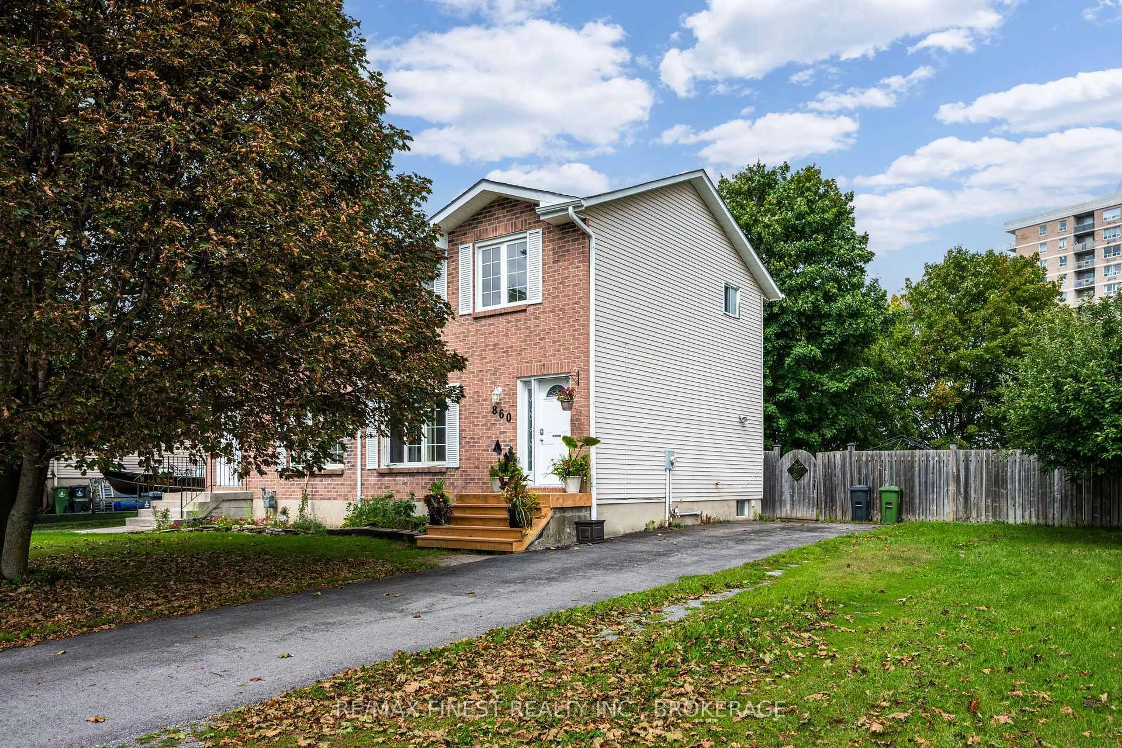 Home with brick exterior material, street for 860 Beaconhill Crt, Kingston Ontario K7P 2A8