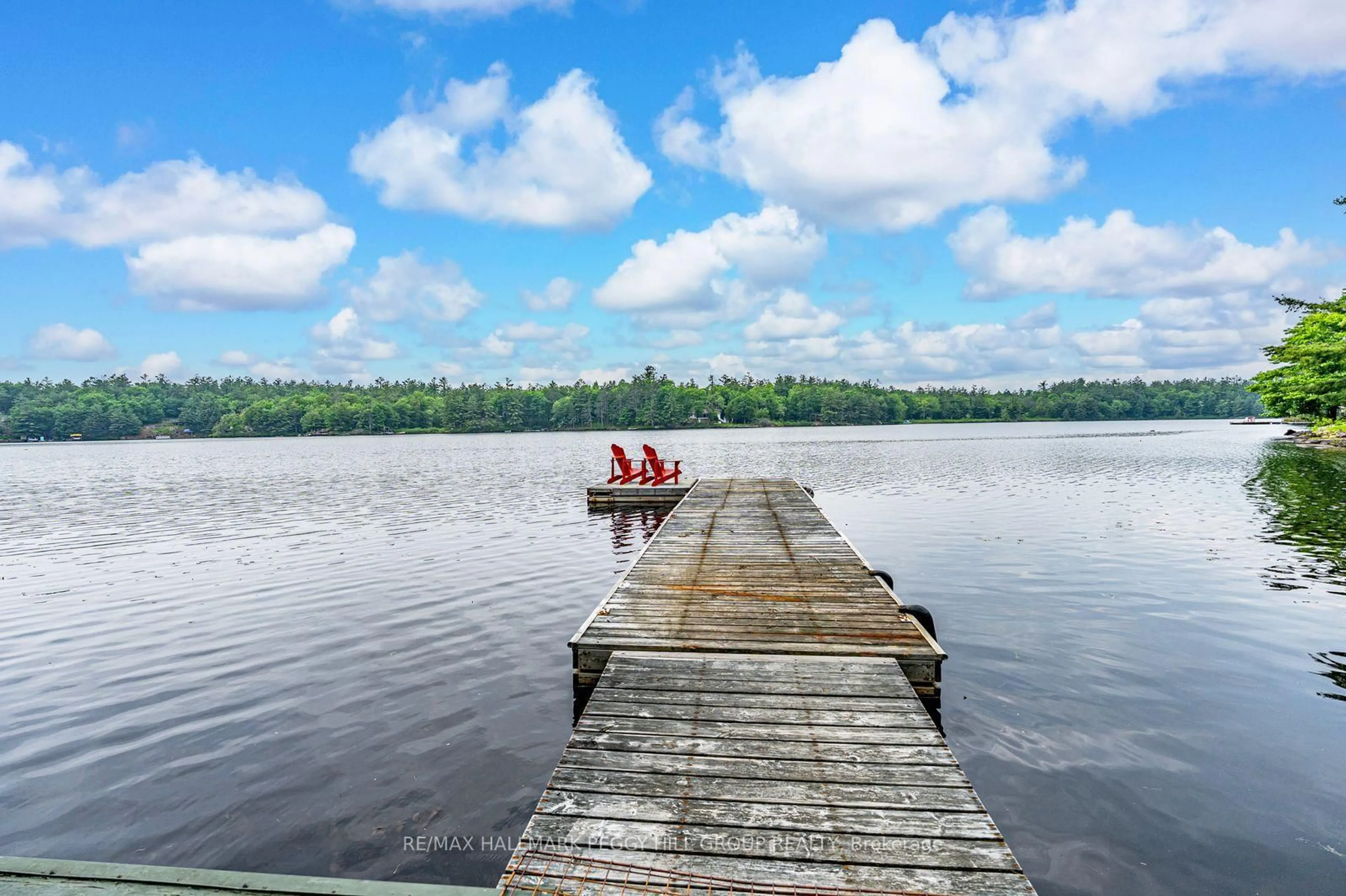 Blurry image for 1008 Cove Rd, Gravenhurst Ontario P0E 1G0