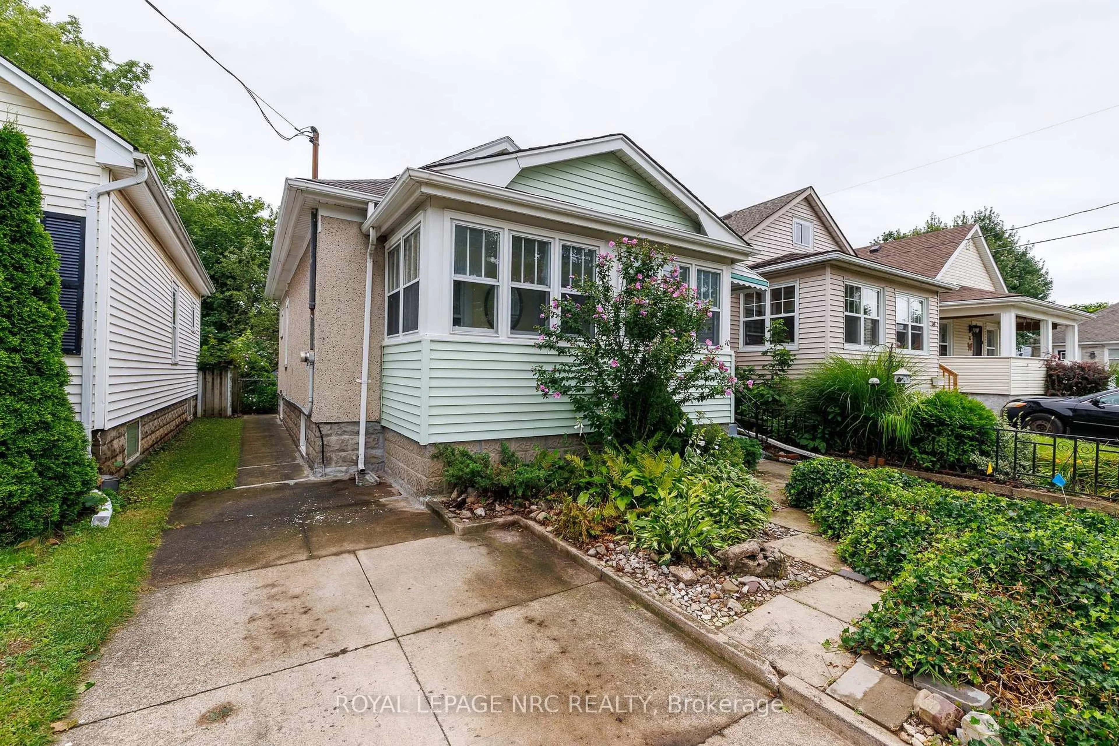 Unknown for 40 St. Patrick St, St. Catharines Ontario L2R 1K1