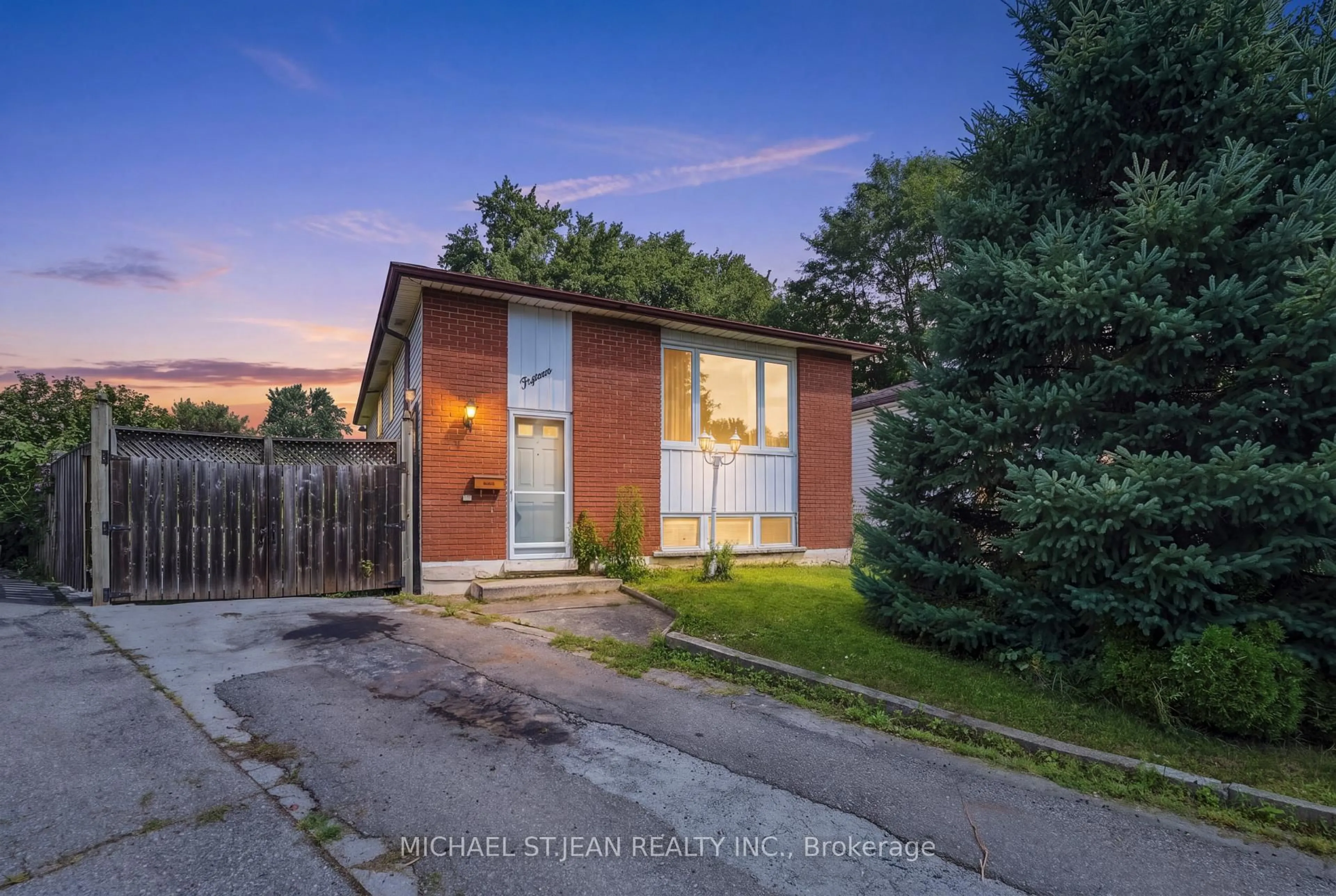 Unknown for 15 Duncairn Crt, Hamilton Ontario L9C 6G2