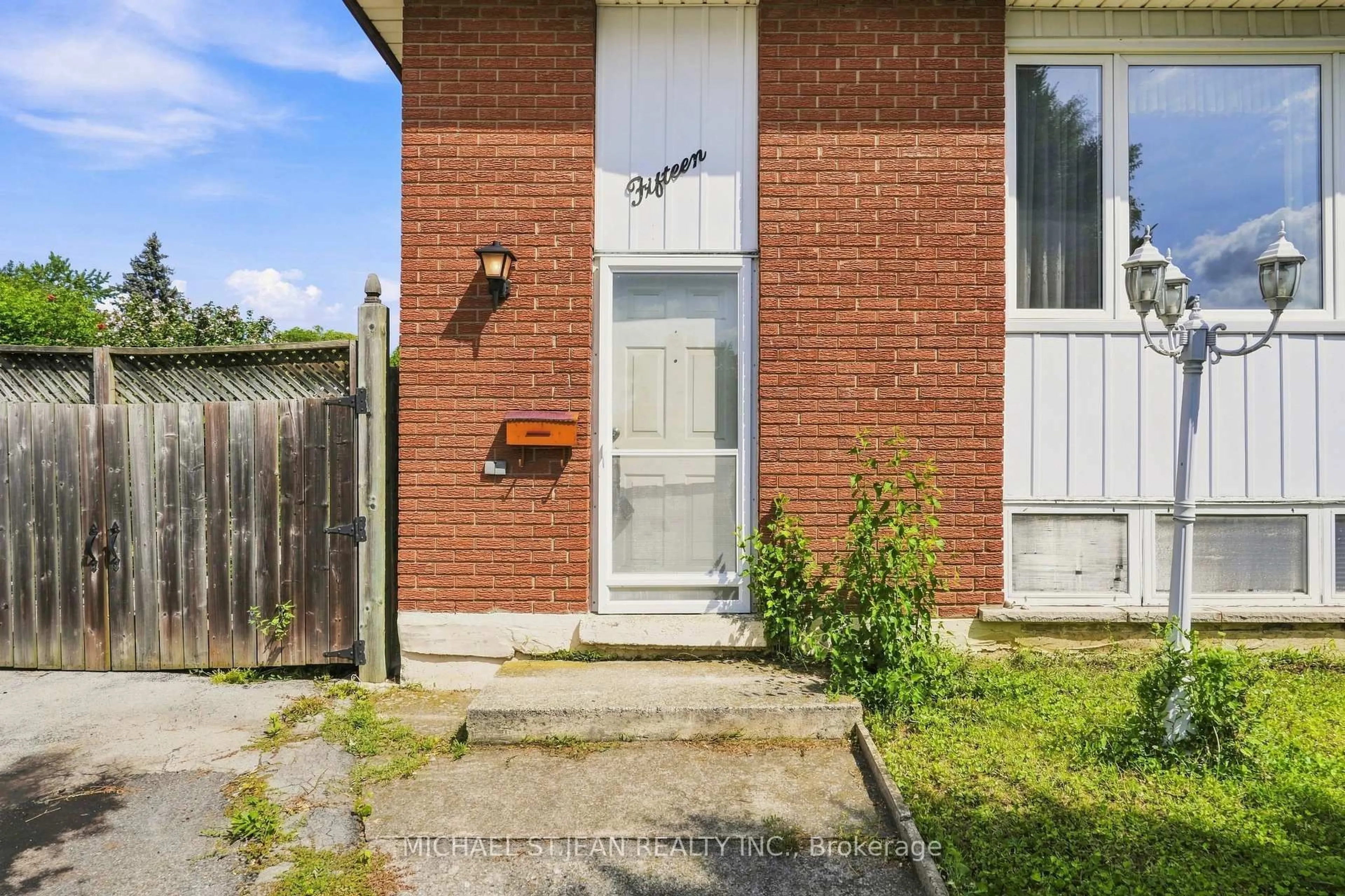 Home with brick exterior material, street for 15 Duncairn Crt, Hamilton Ontario L9C 6G2