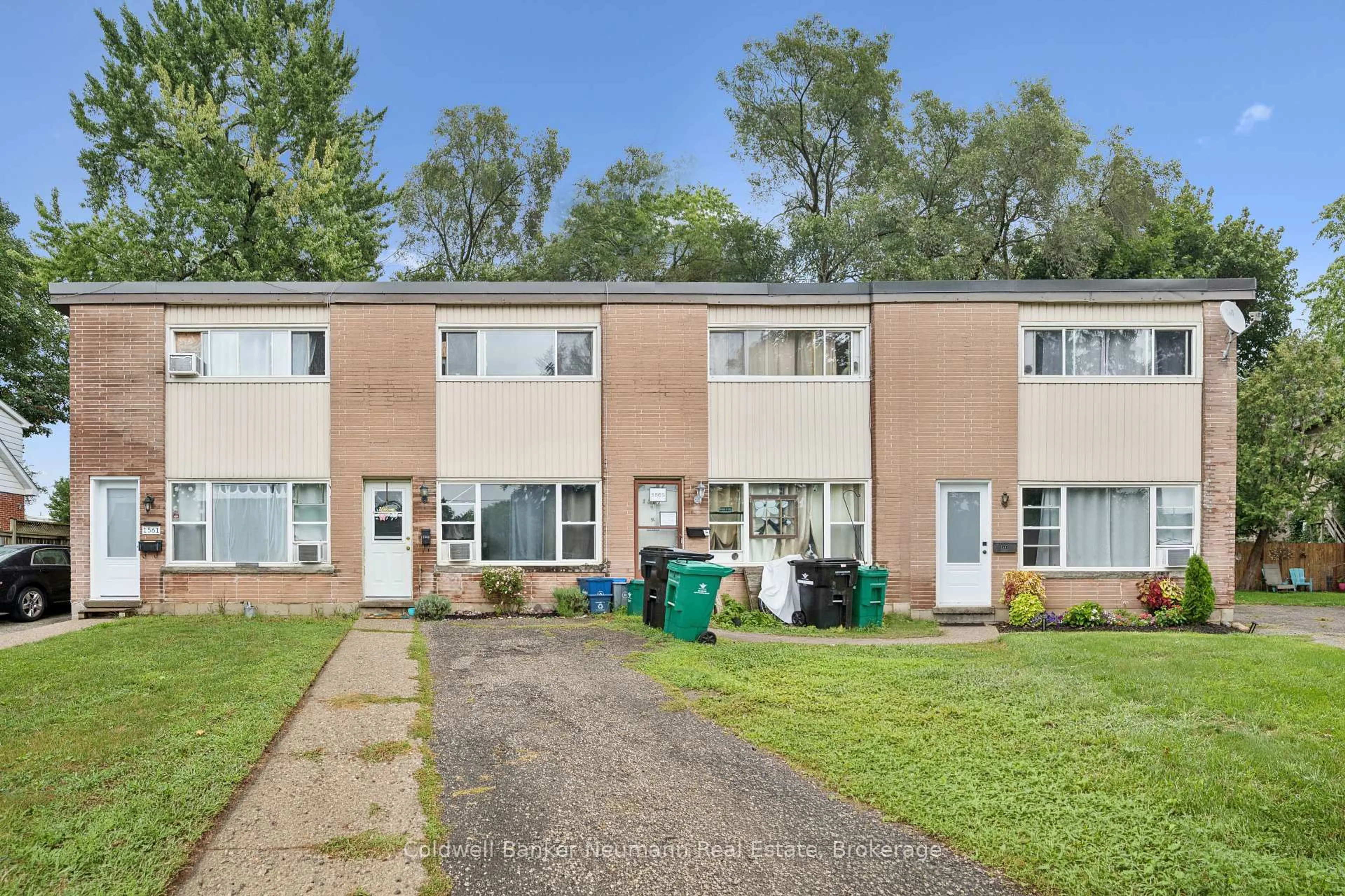 Unknown for 1561-1567 Queenston Rd, Cambridge Ontario N3H 3L8