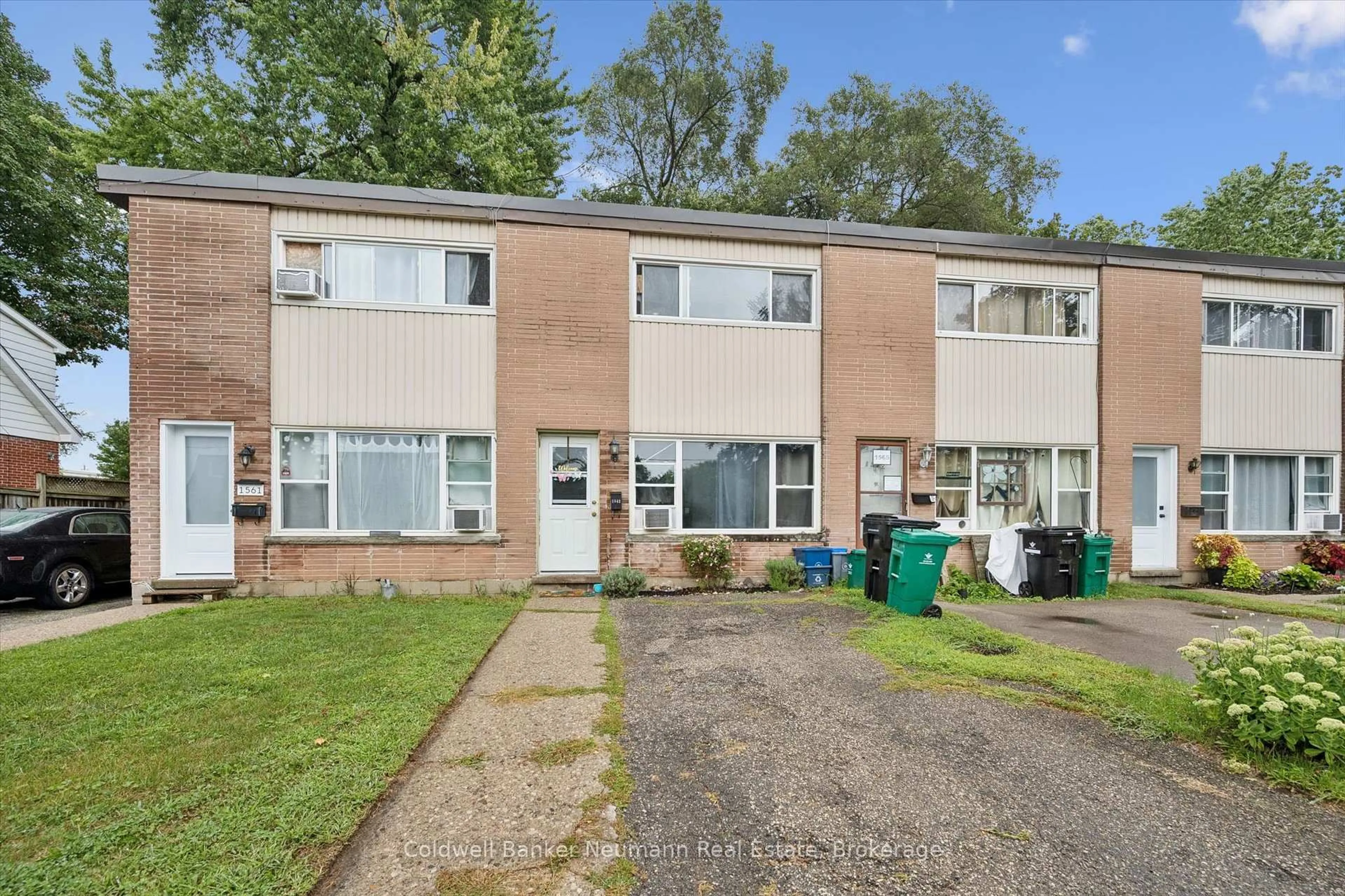 Unknown for 1561-1567 Queenston Rd, Cambridge Ontario N3H 3L8