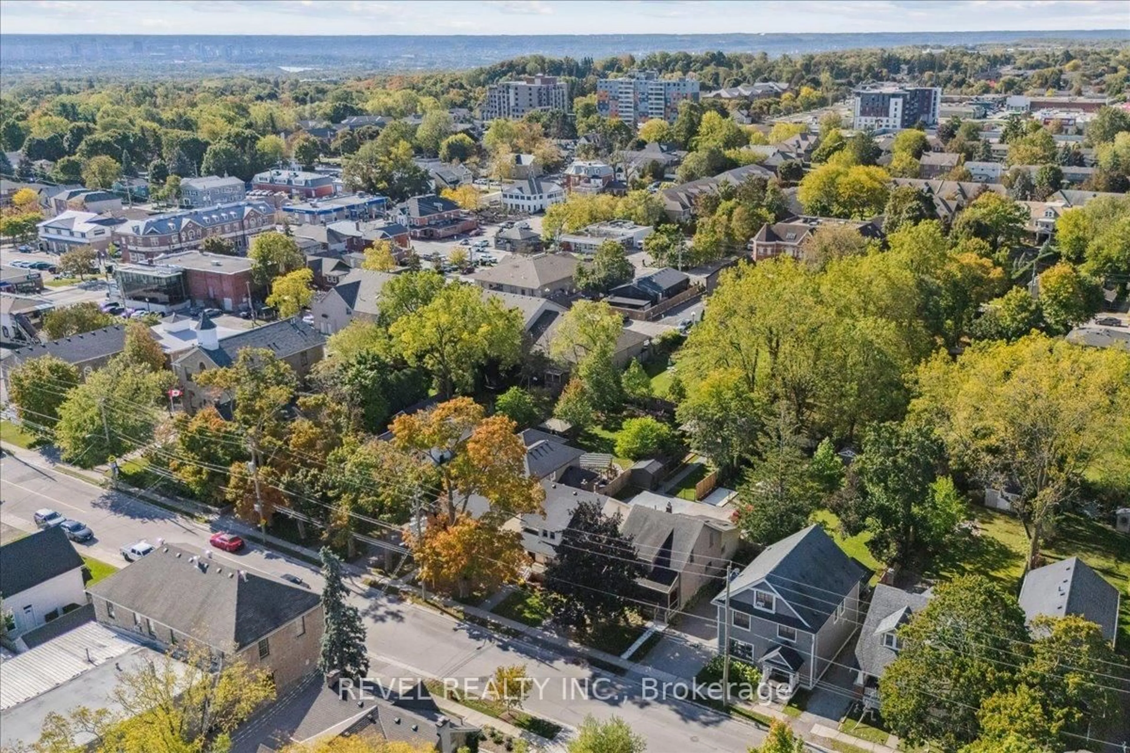 A pic from outside/outdoor area/front of a property/back of a property/a pic from drone, street for 47 Mill St, Hamilton Ontario L0R 2H0